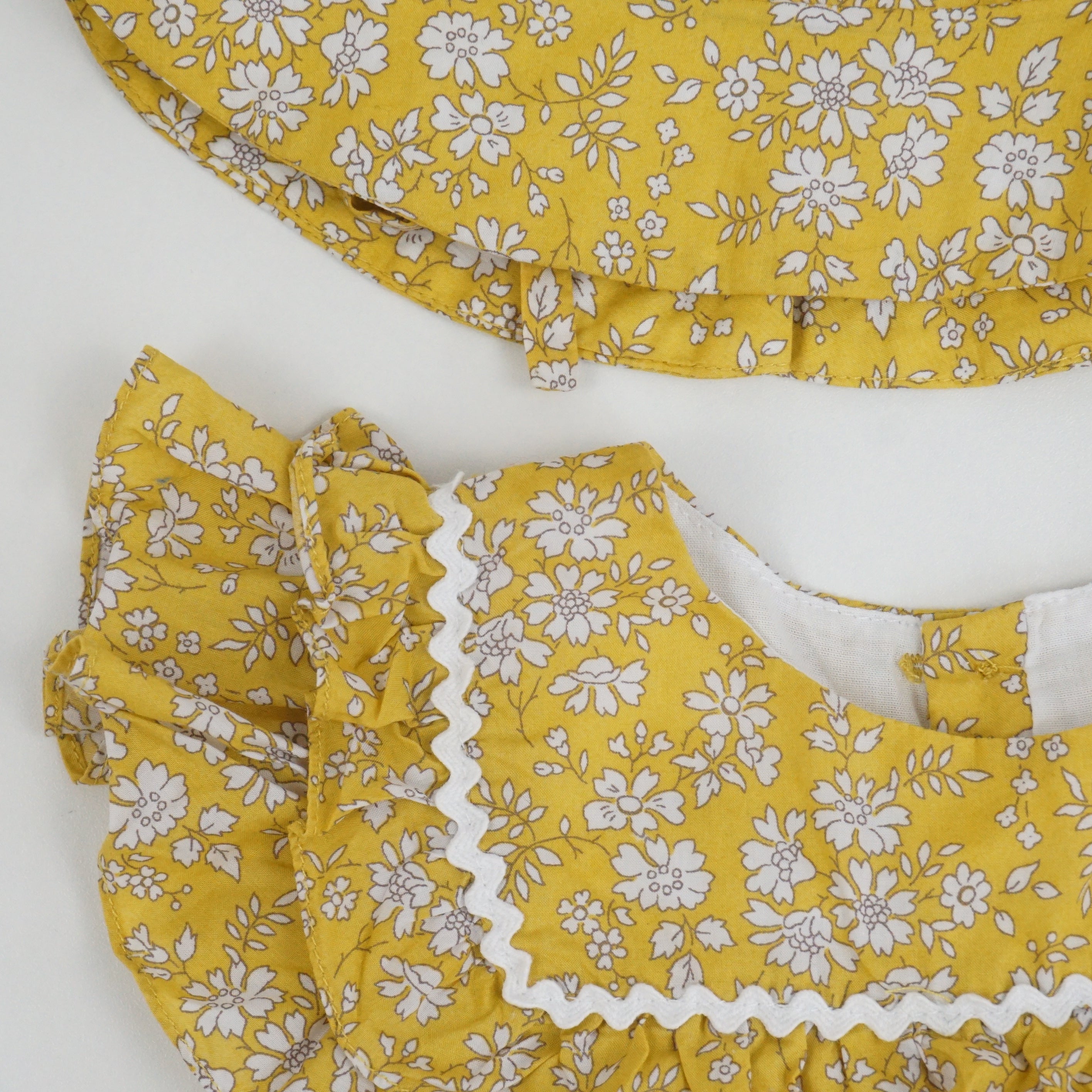 Ensemble robe et bob Jaune - 12 mois