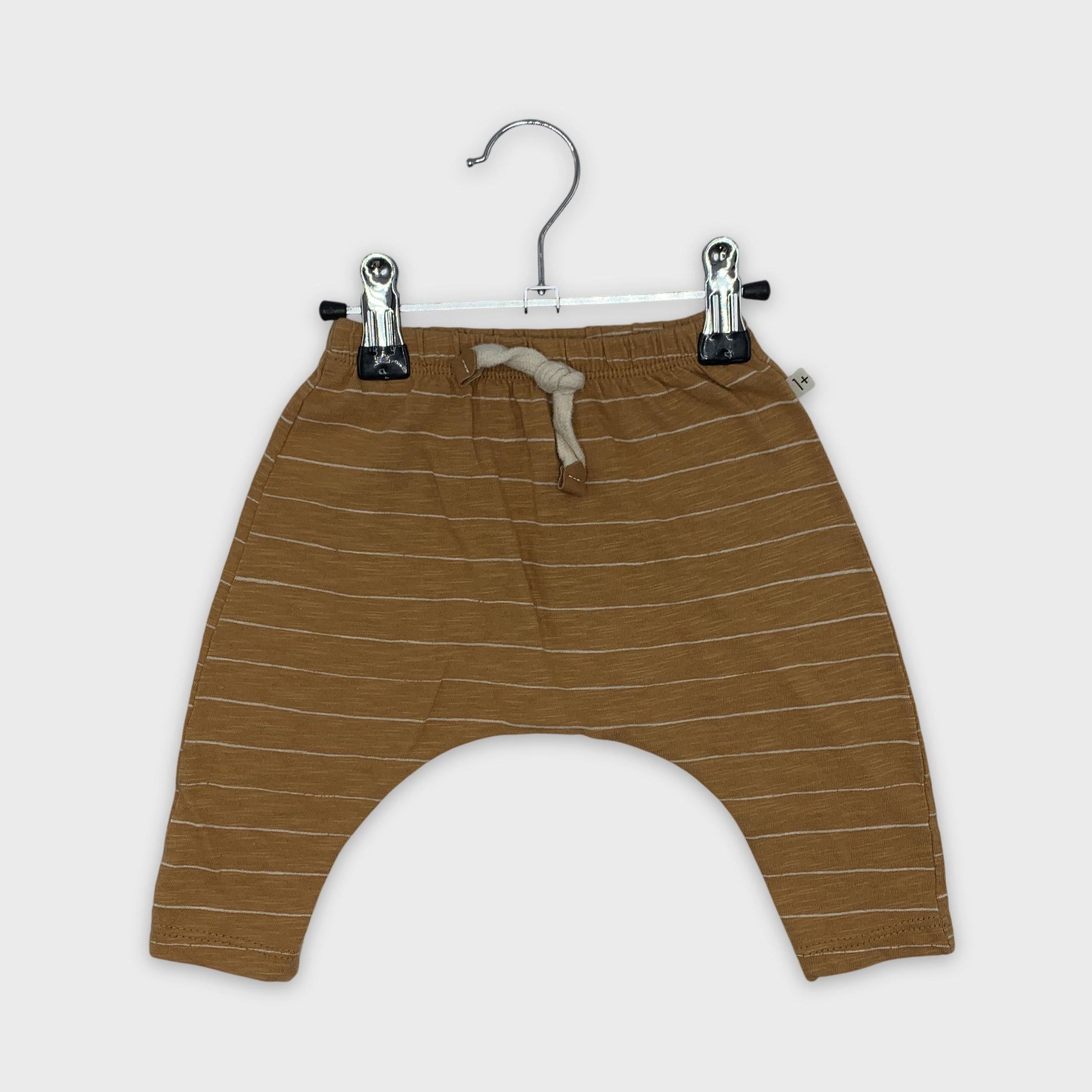 0-1 + in the family Pantalon rayé bébé 👶