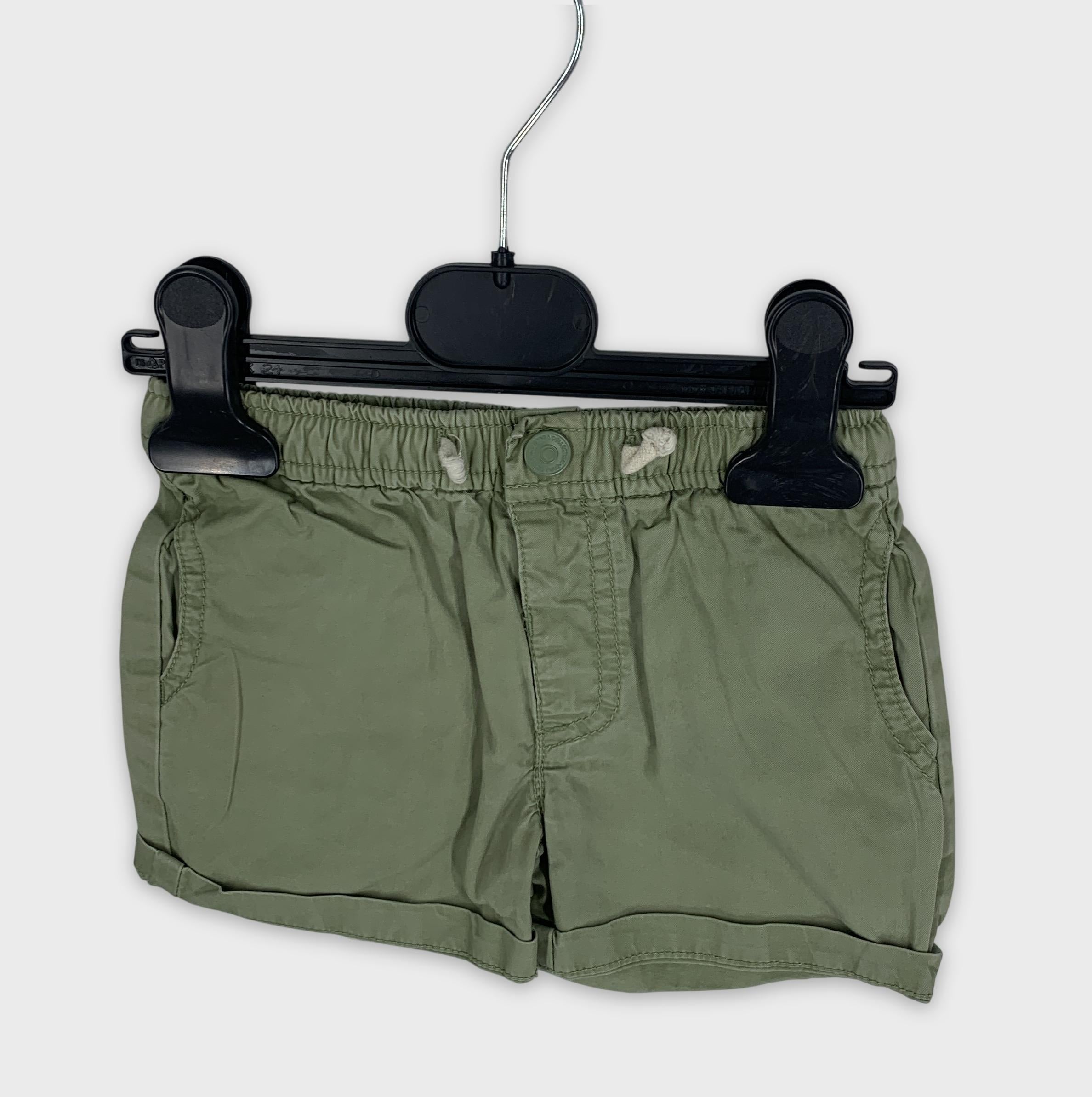 0-Short ZARA, taille 9-12 mois, couleur vert olive 🩳