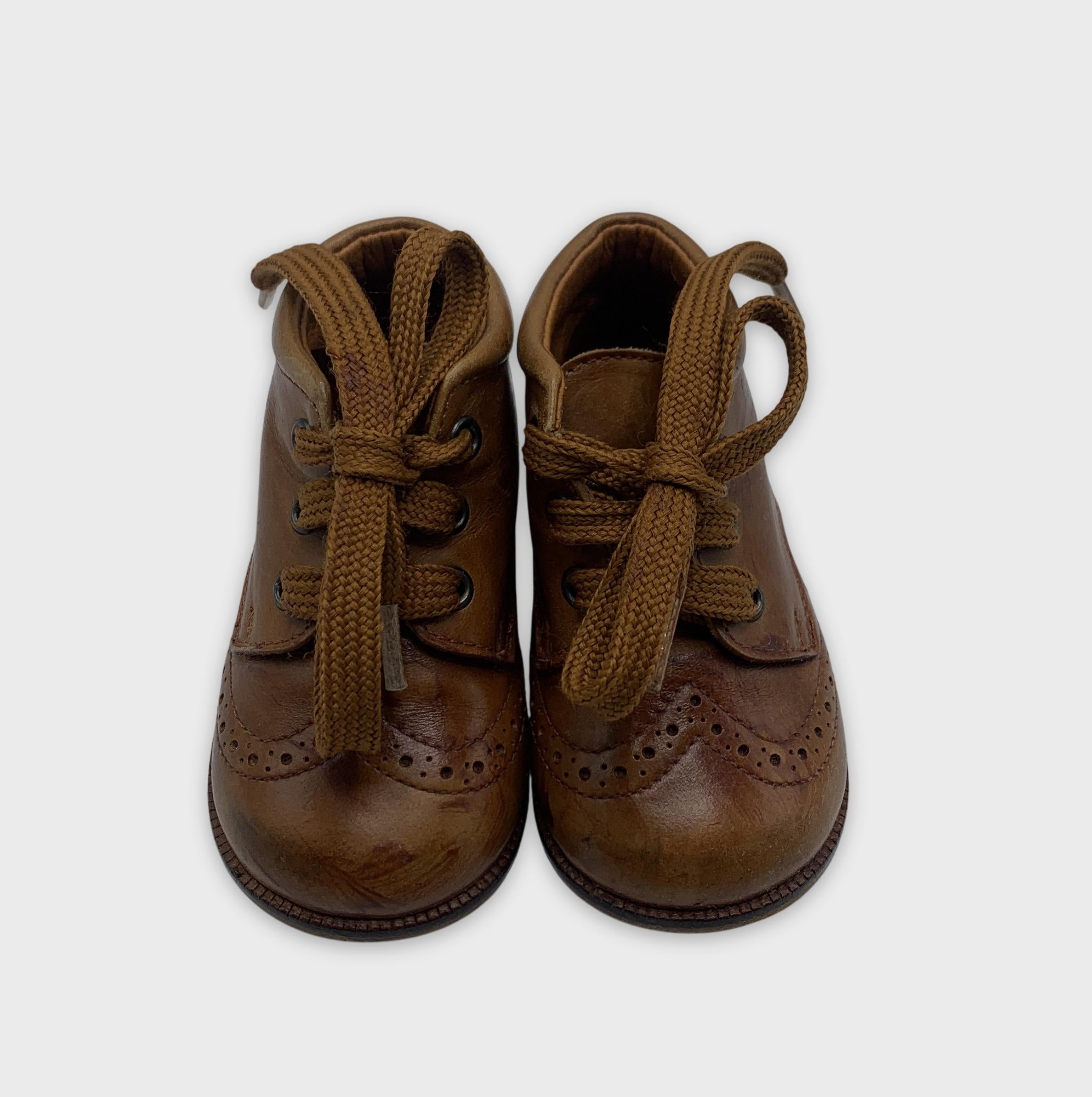 0-Chaussures bébé marron à lacets 👞