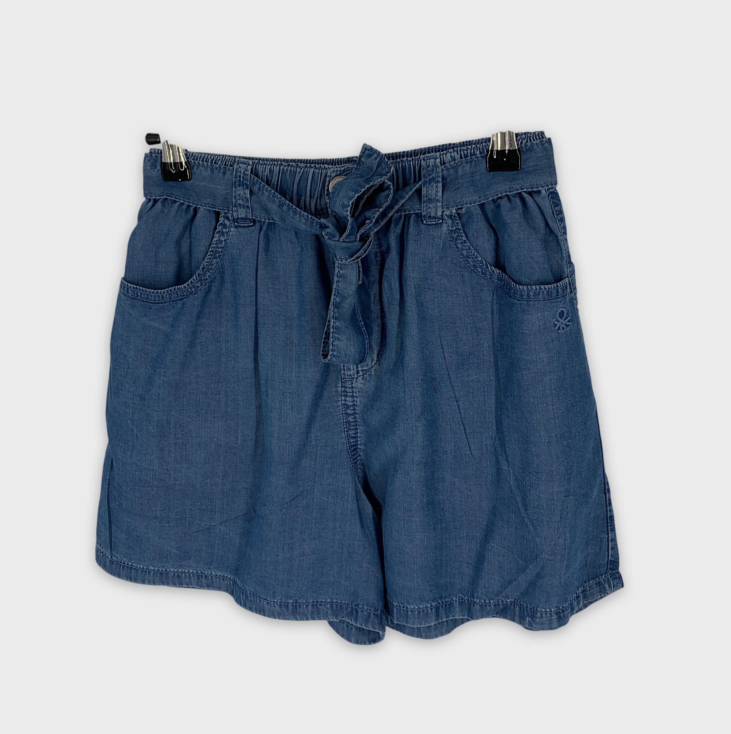 0-Short BENETTON, modèle non identifiable, catégorie short