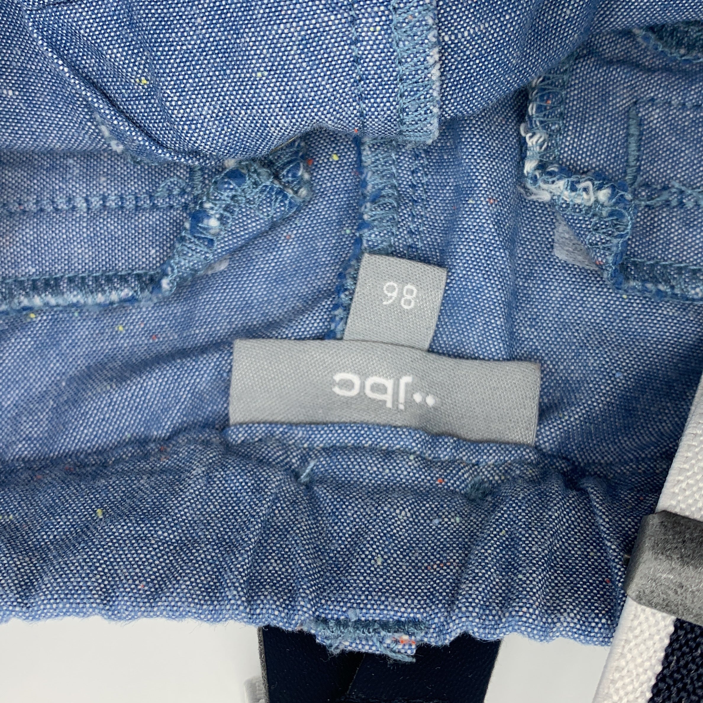 1-Short JBC avec bretelles intégrées 👖