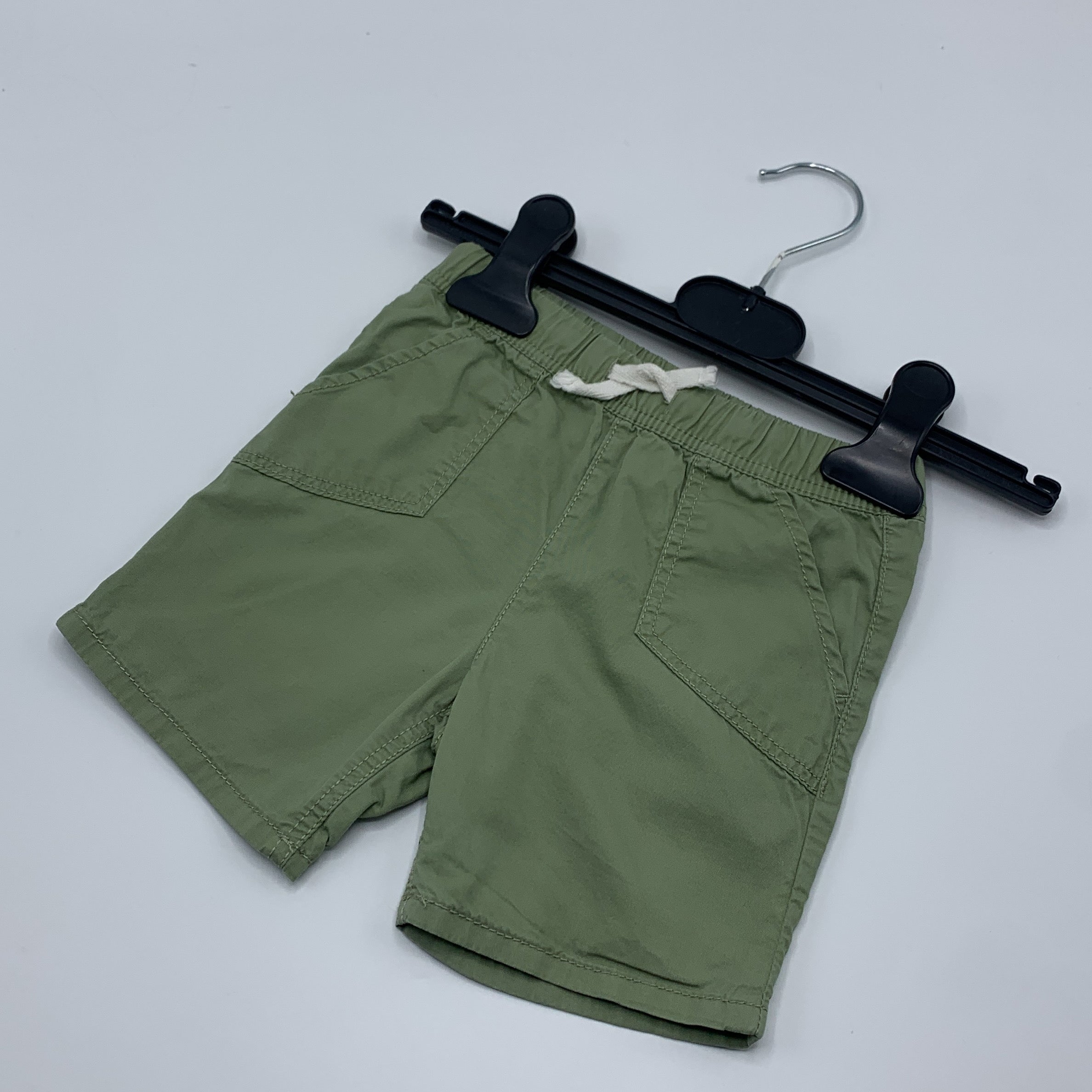 1-Short H&M vert olive 🩳