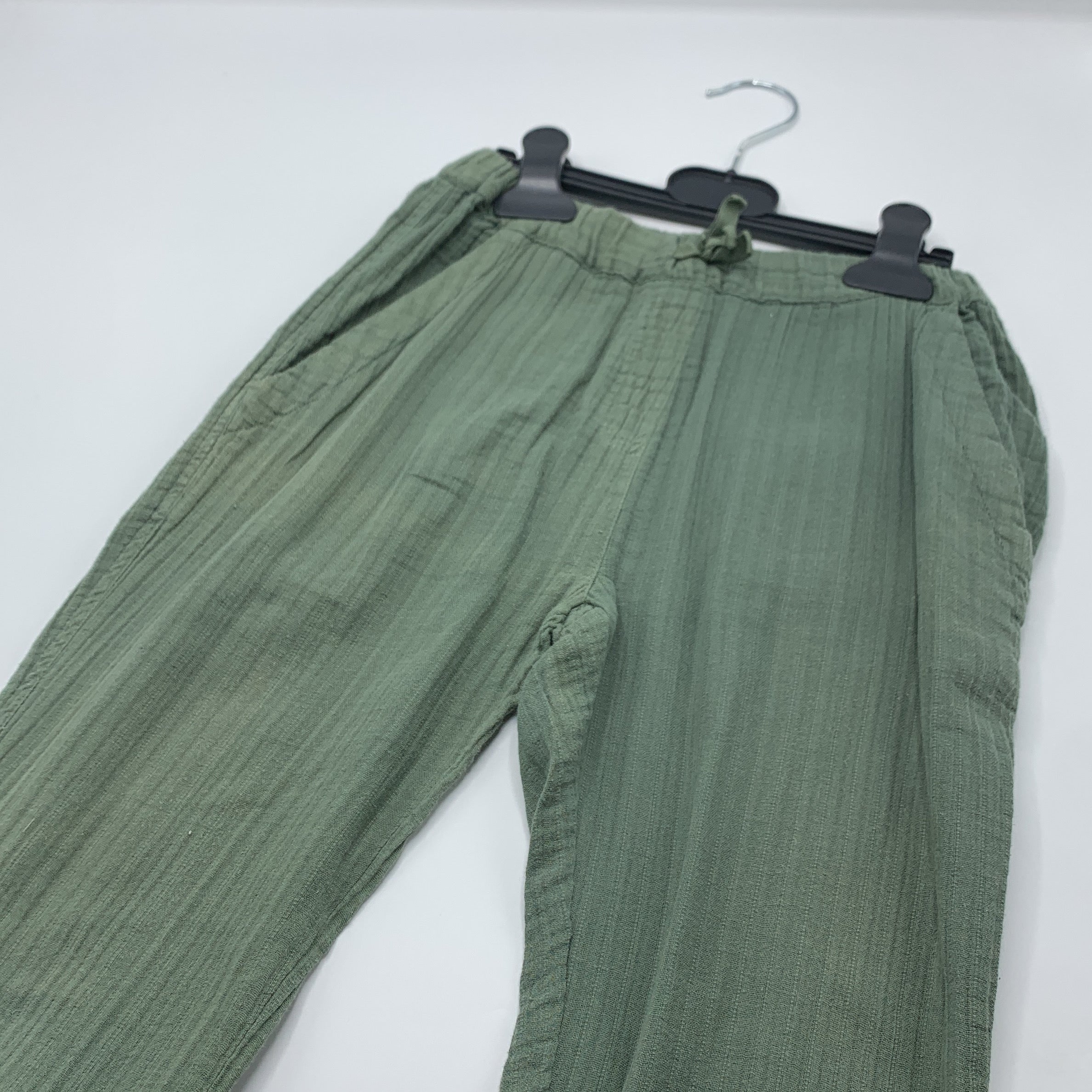 1-Pantalon BONTON, modèle inconnu, pantalon