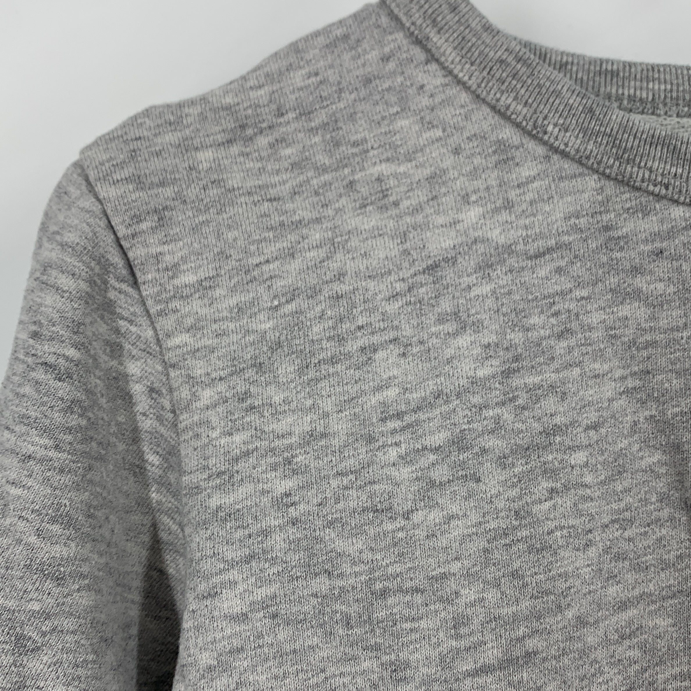 1-A076 - Sweat - 8 ans