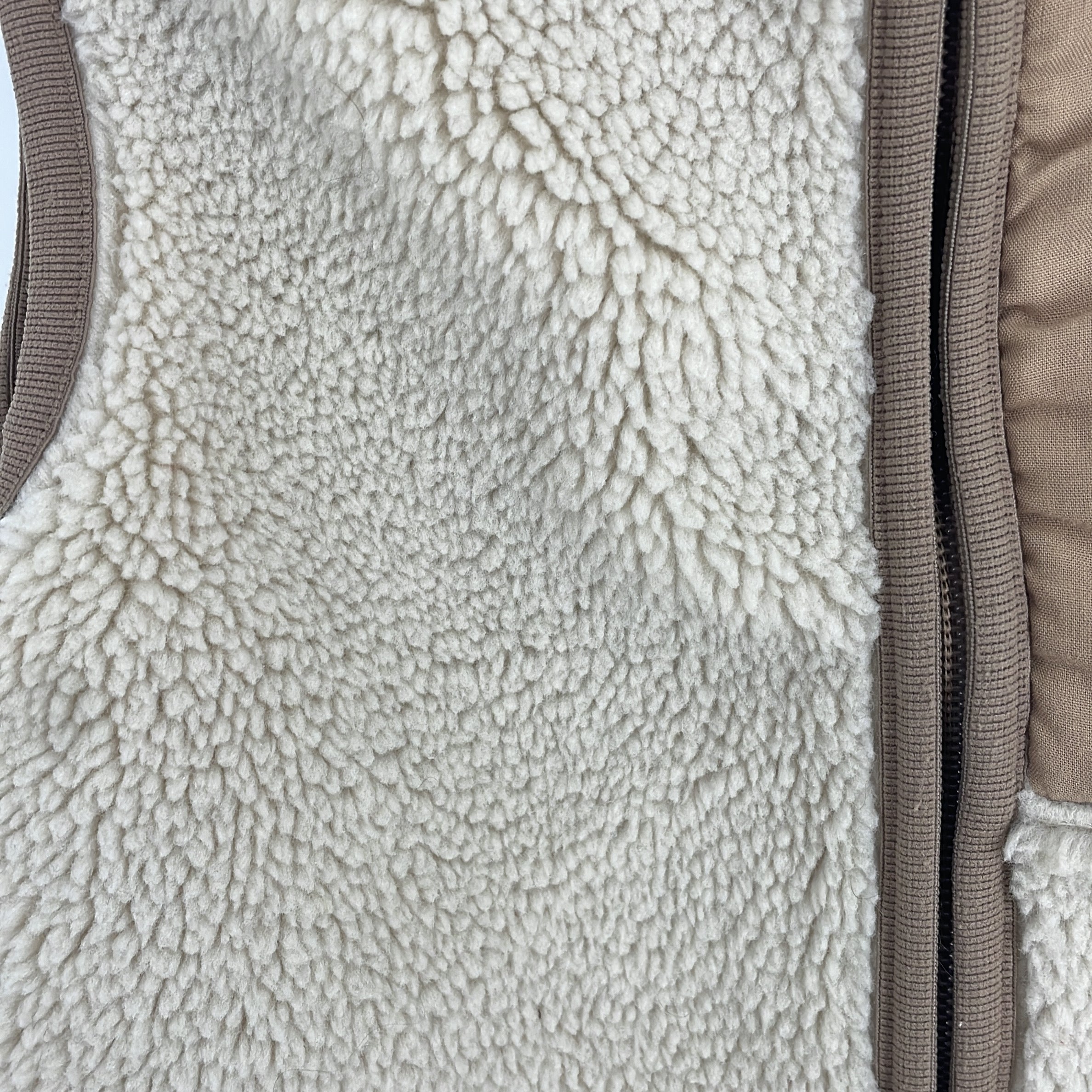 1-Cuddles & Smiles - Gilet - 86