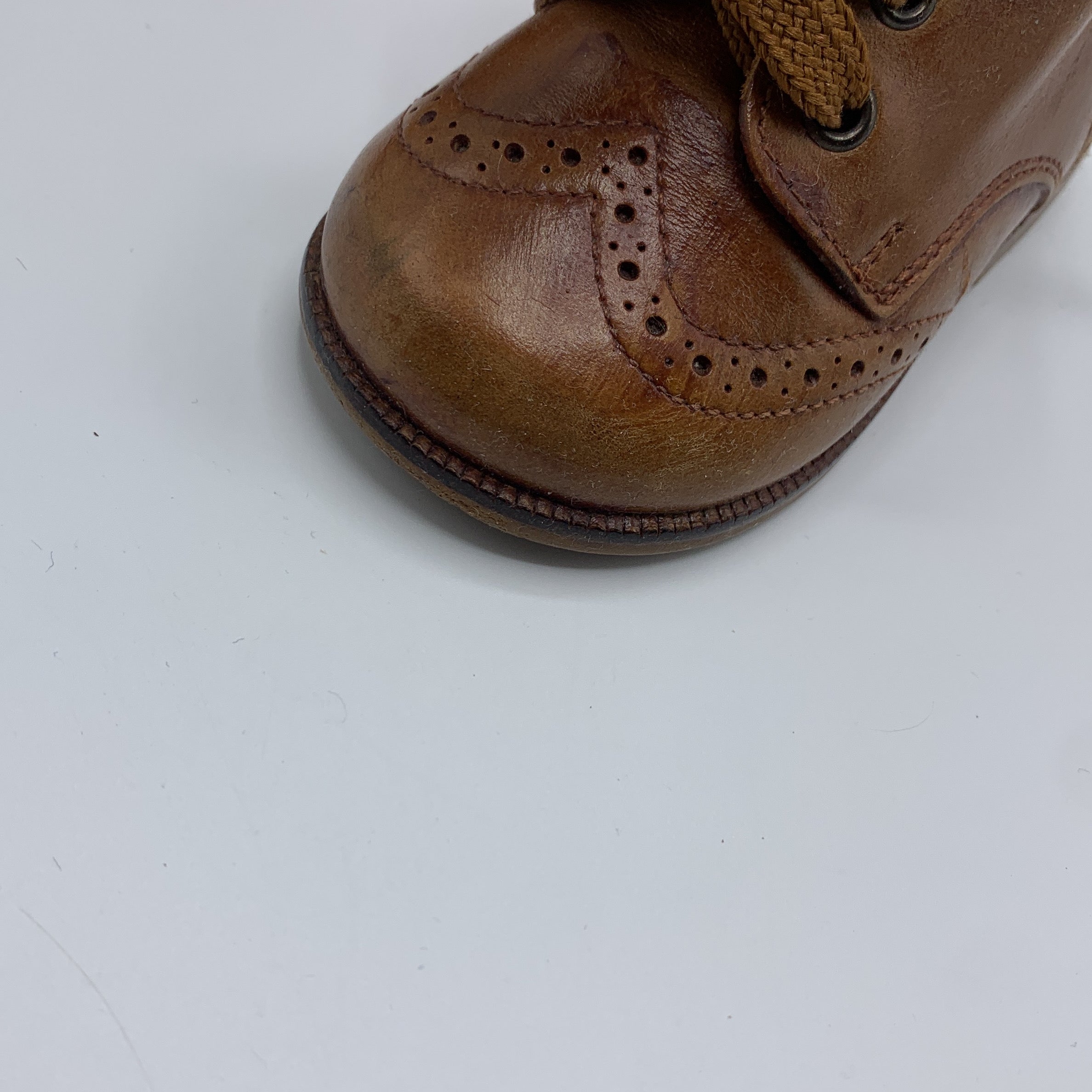 2-Chaussures bébé marron à lacets 👞