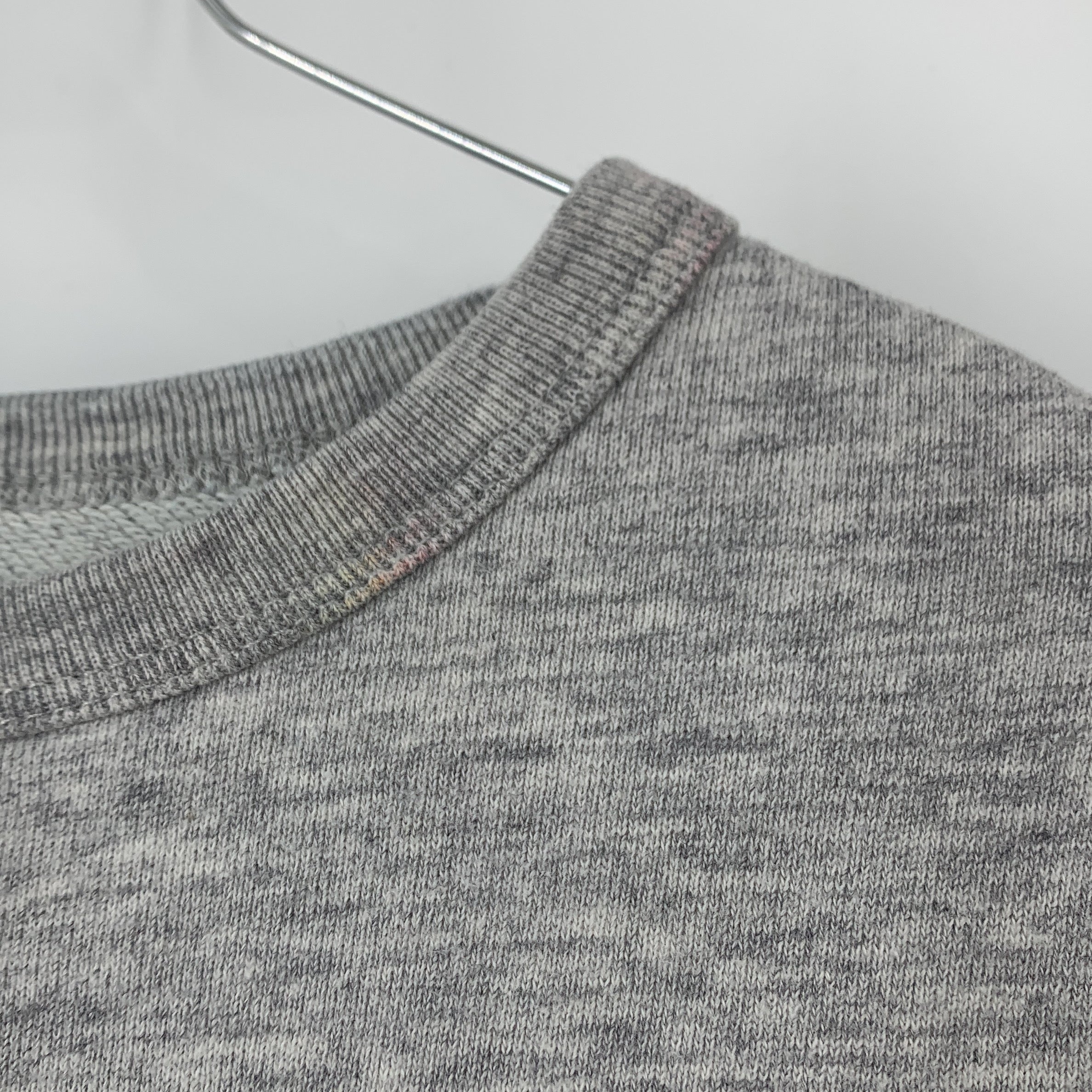 2-A076 - Sweat - 8 ans