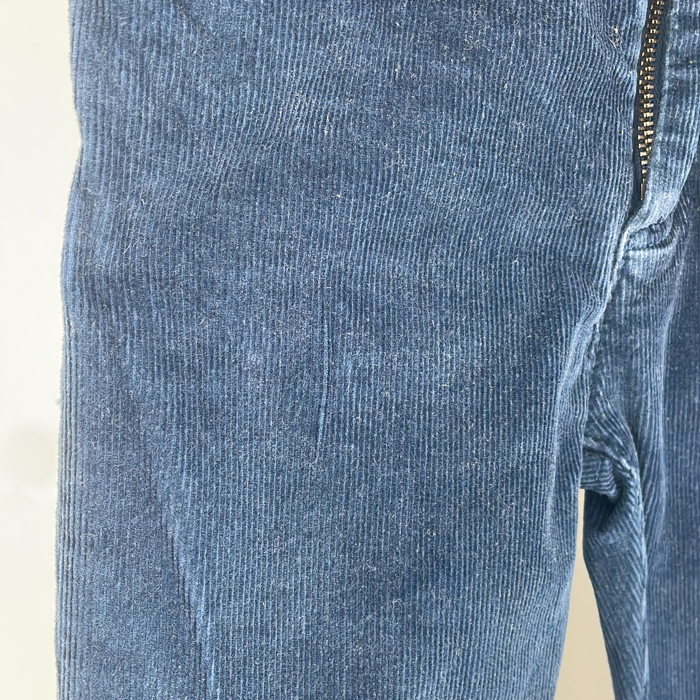 2-MAJESTIC - Pantalon Côtelé - 6A
