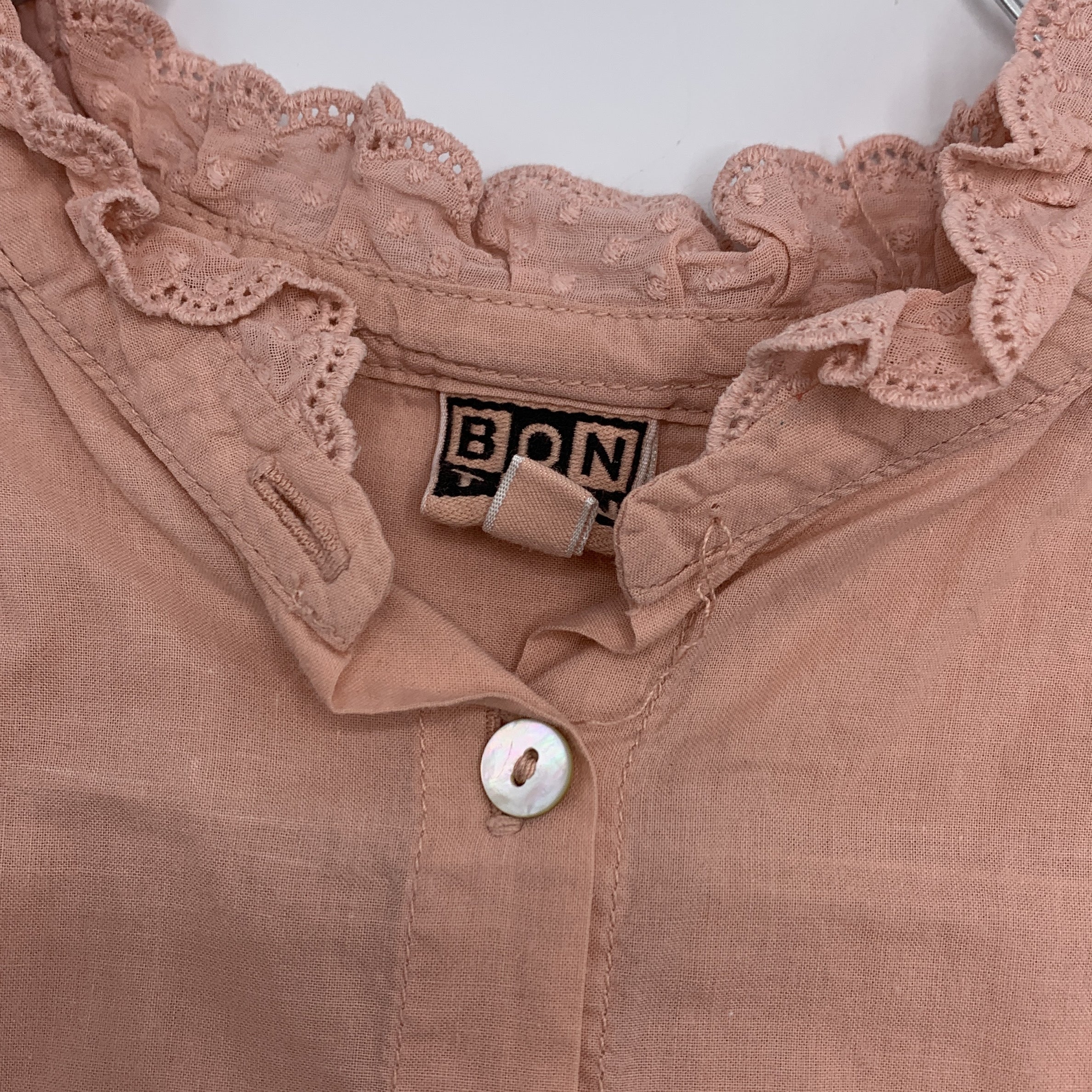 3-Chemise BONTON rose pâle à volants et manches longues 🌸