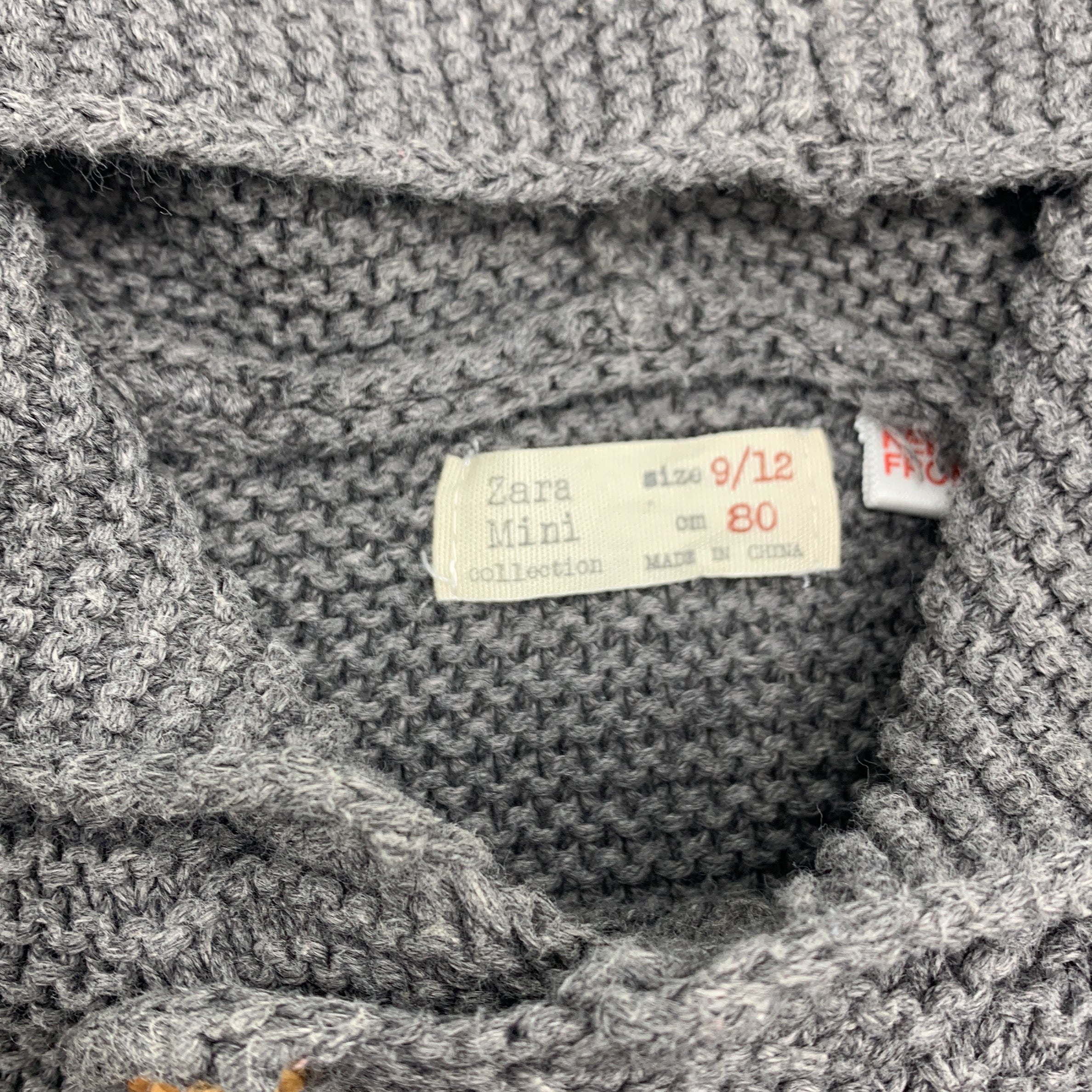 4-Zara Mini 🧸 Cardigan à capuche en tricot