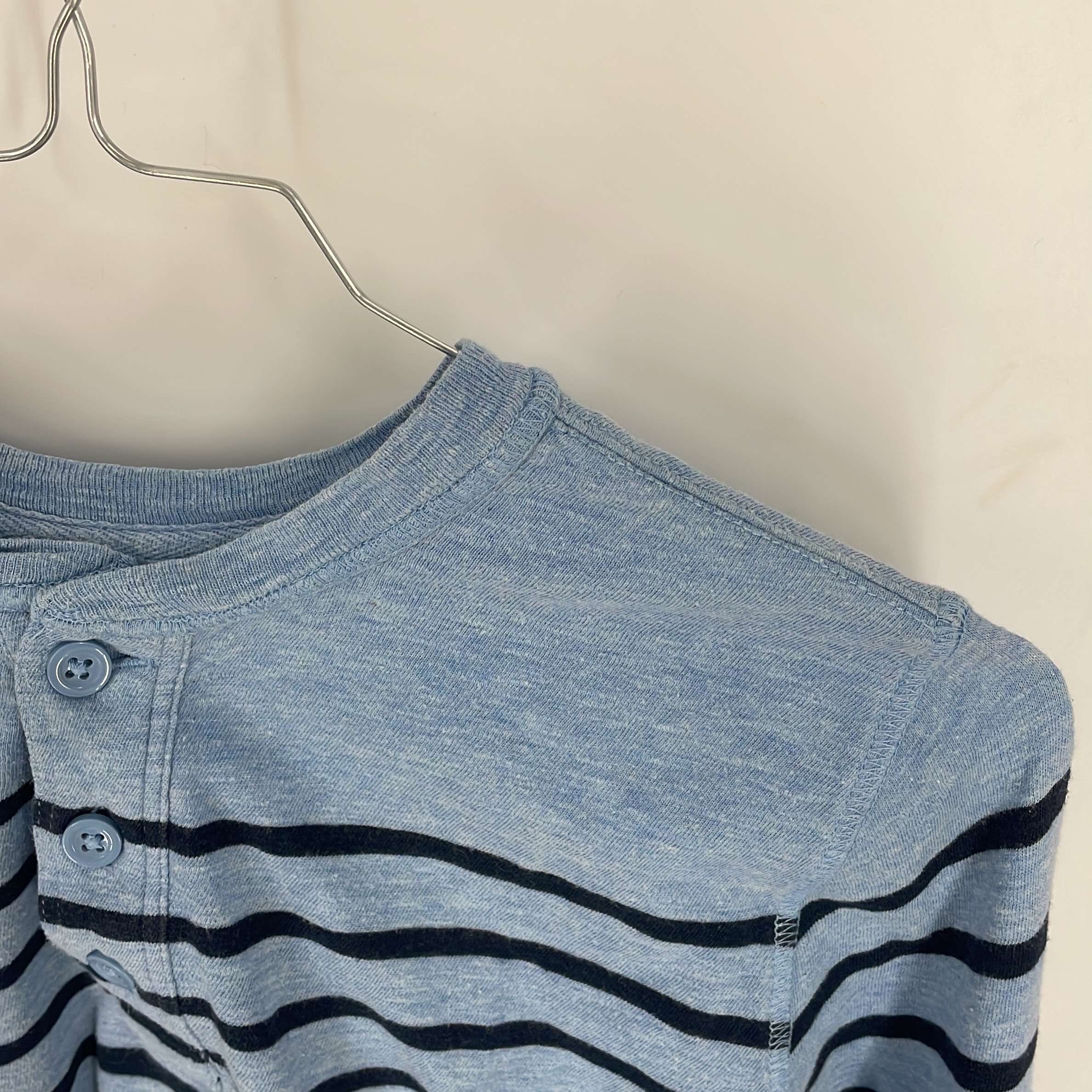 1-T-shirt manches longues Gap 8-9 Ans
