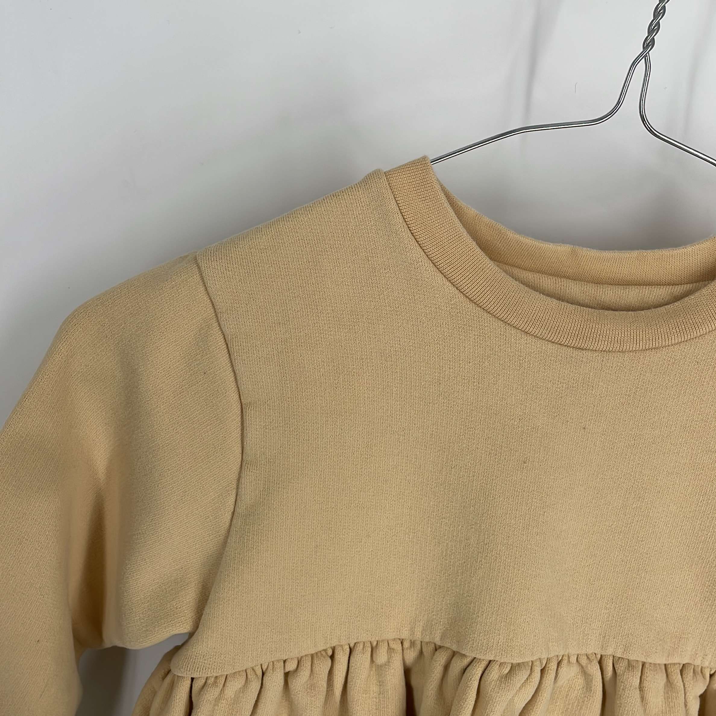 1-Robe Marque Inconnue 12-18 Mois