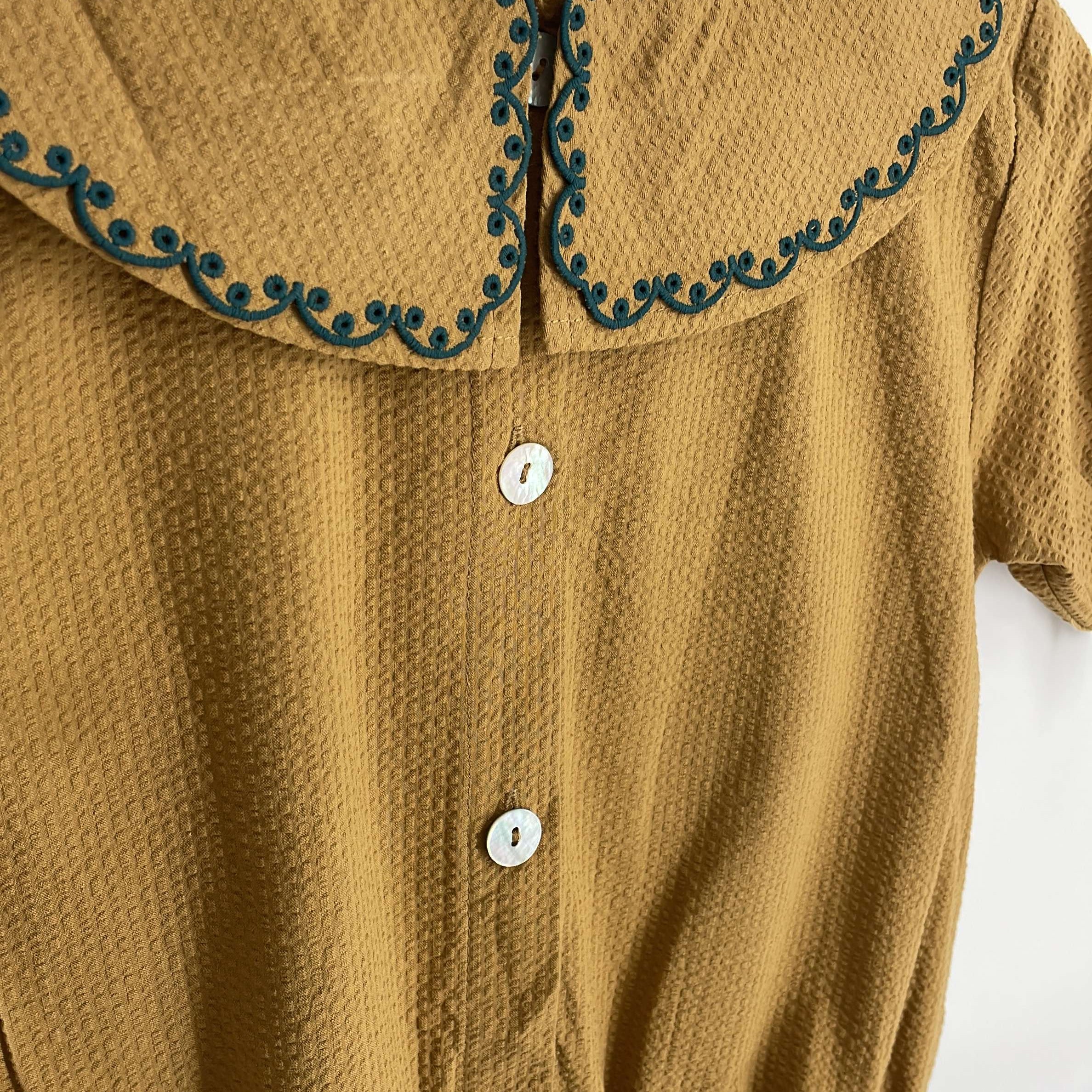 1-Chemise/blouse Marque Inconnue 6 ans