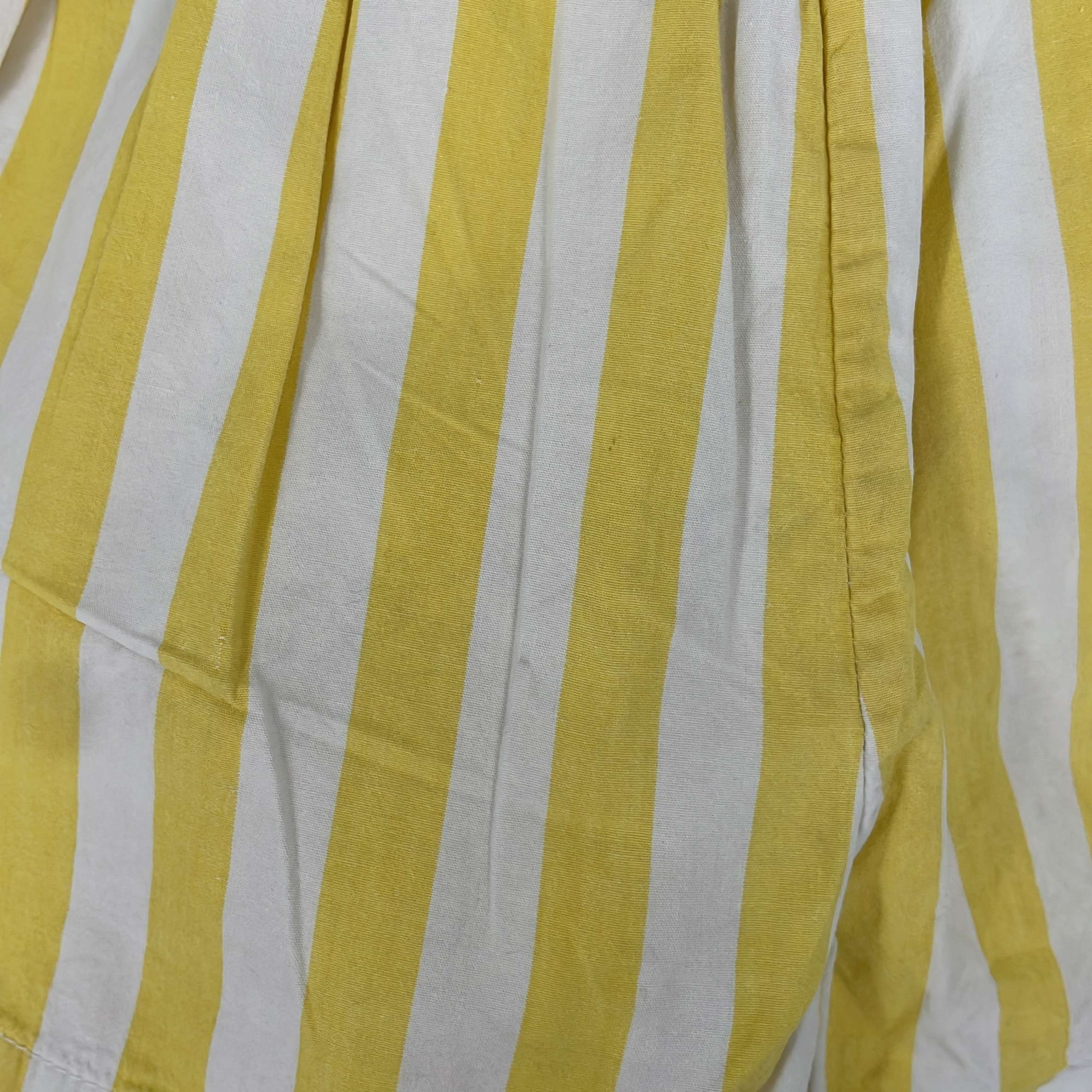 2-Short American Outfitters 6 ans