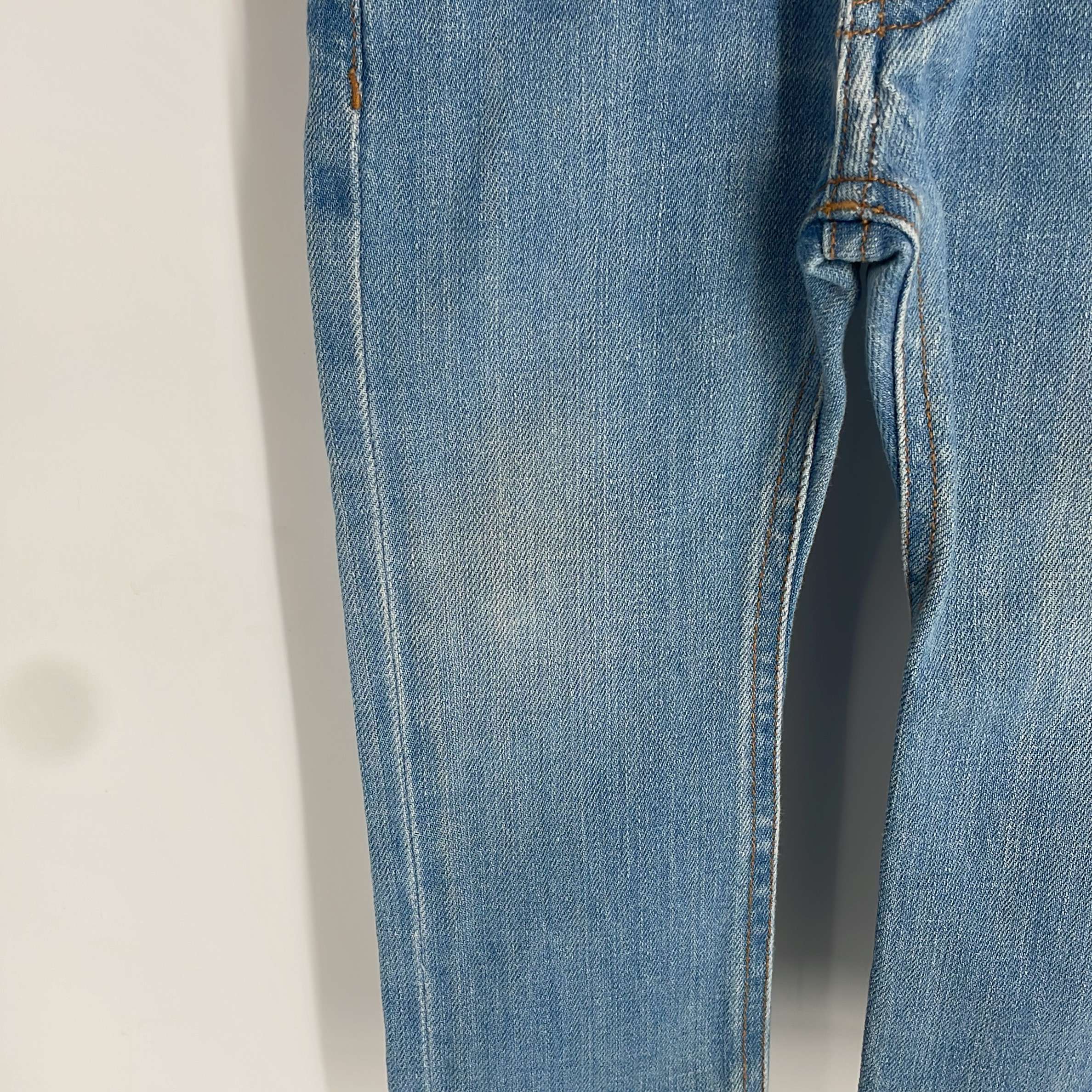 1-Jeans Finger In The Nose