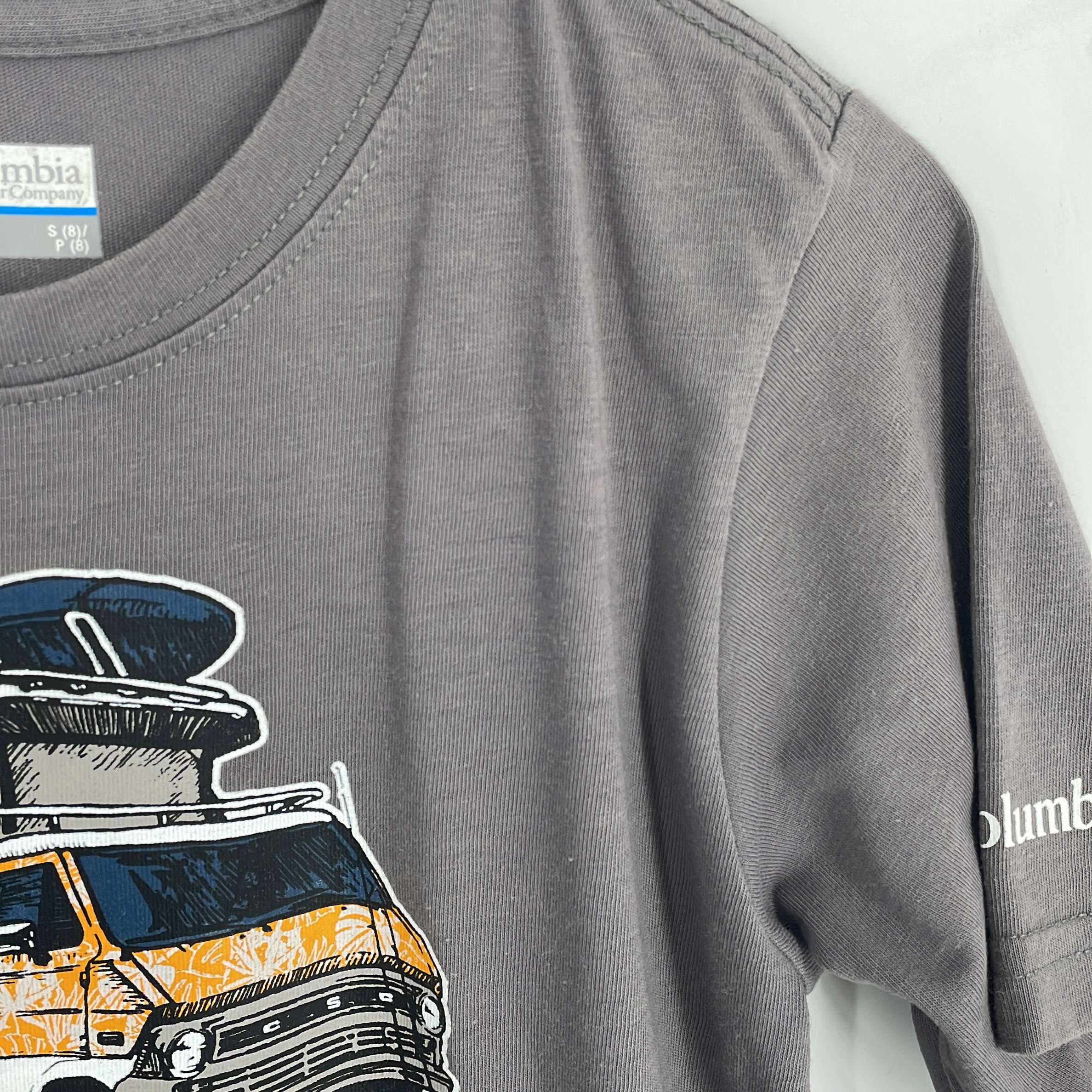 2-T-shirt manches courtes Marque Inconnue 8 ans
