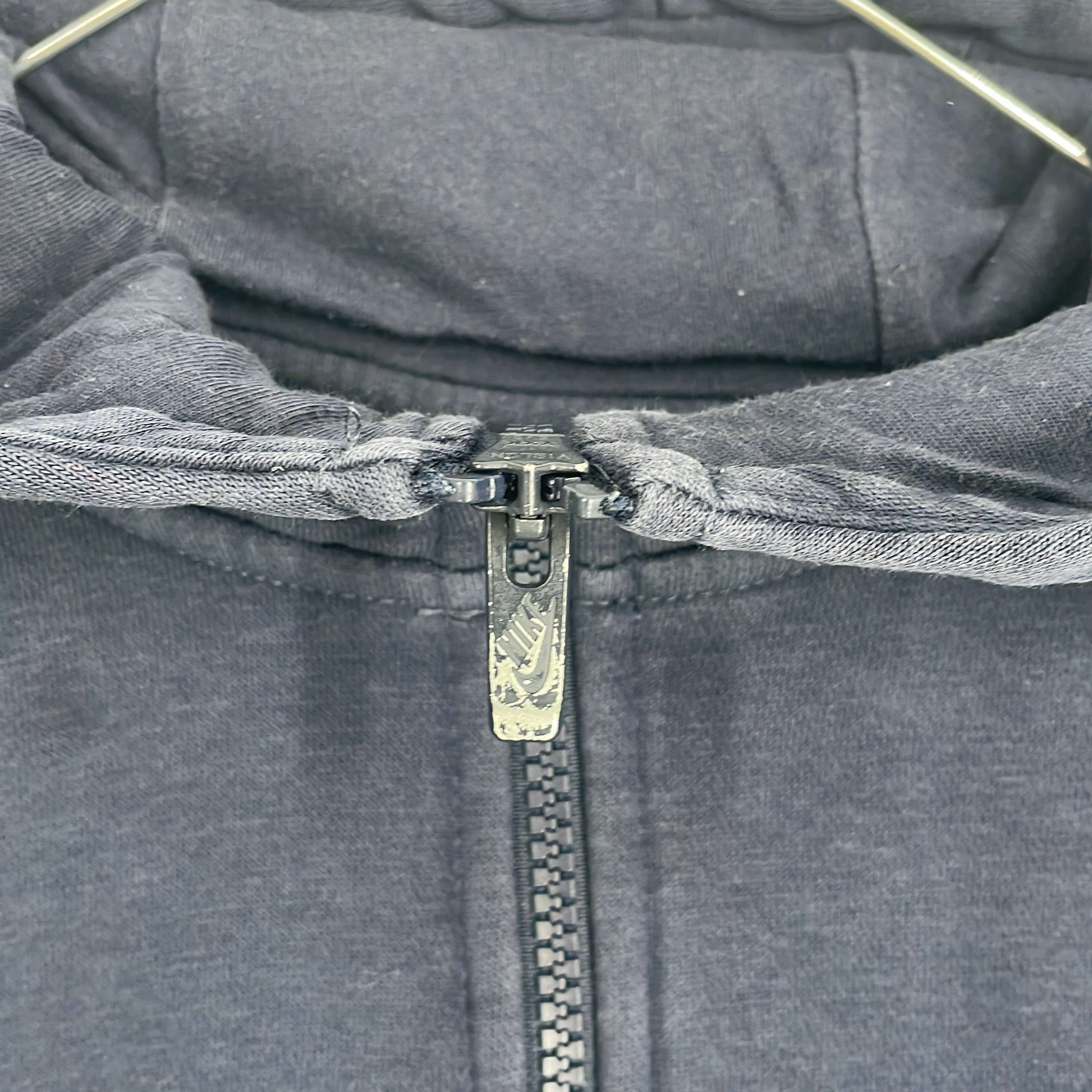 2-Sweat Nike 8-9 Ans