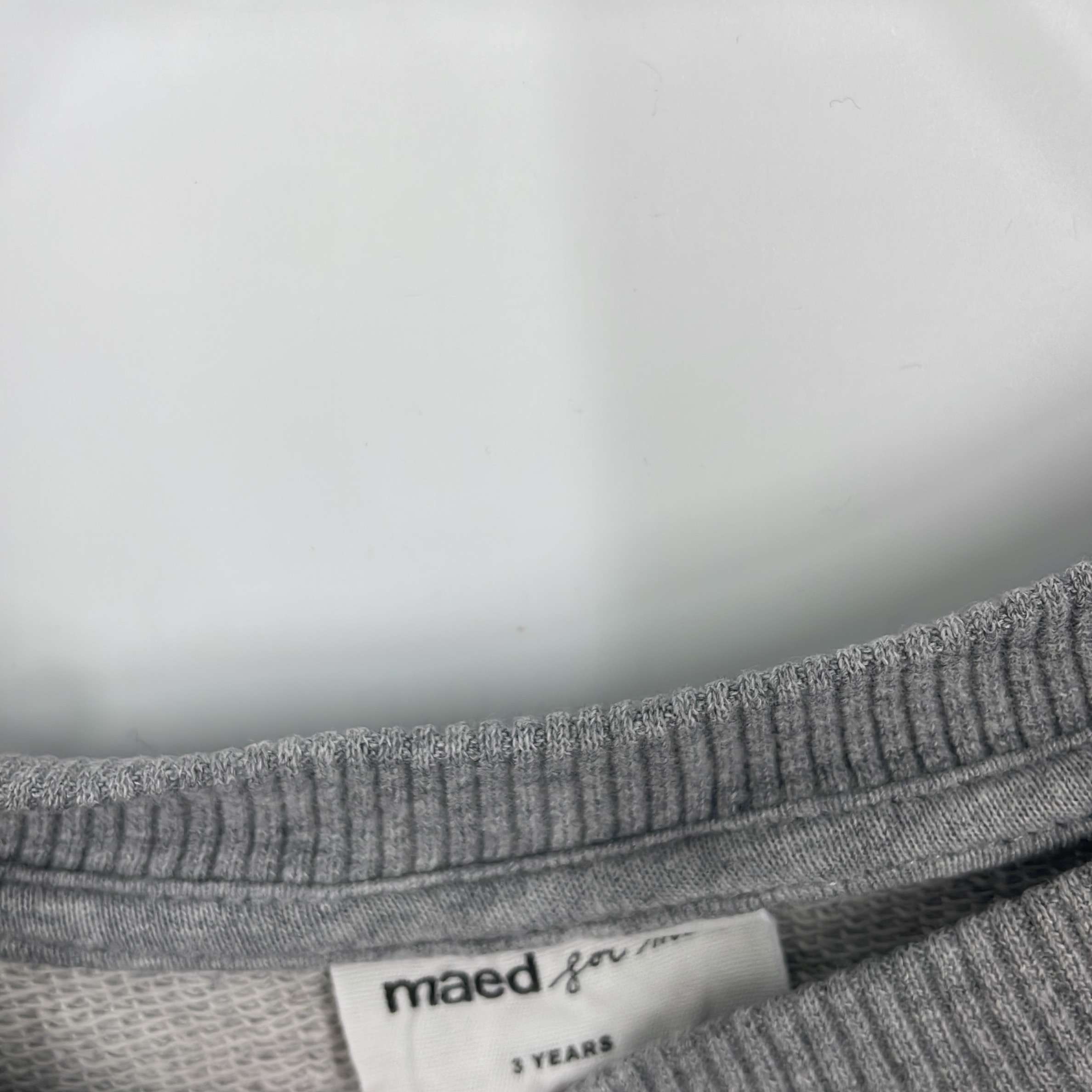 1-Sweat Maed For Mini 3 ans