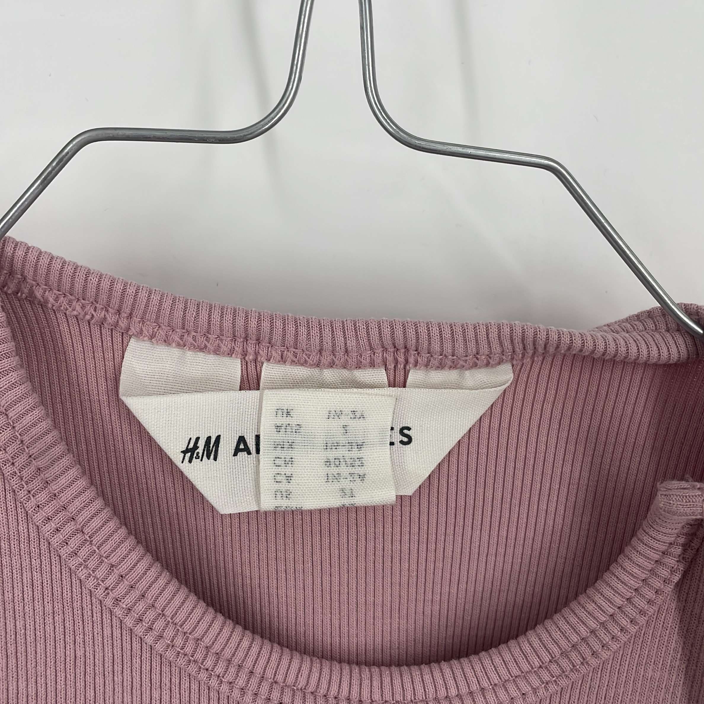 1-T-shirt manches courtes H&M 6 ans