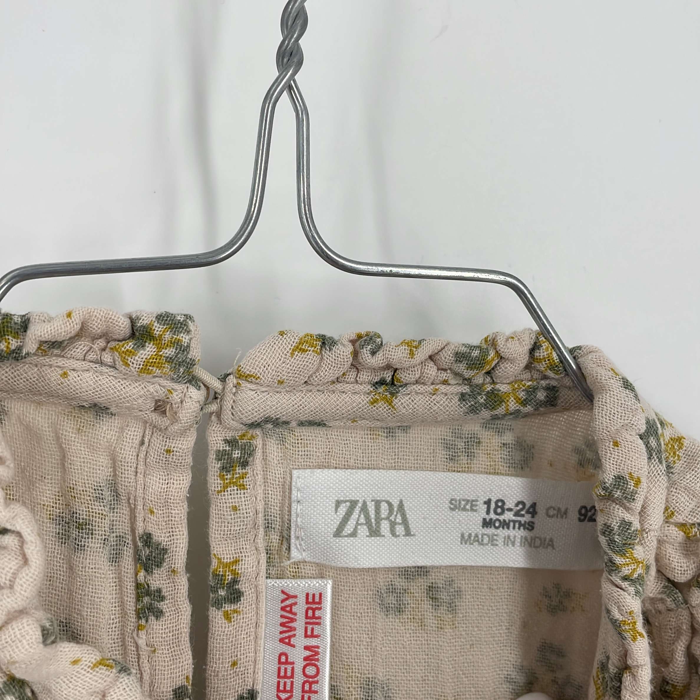 1-Robe Zara Baby 18-24 Mois