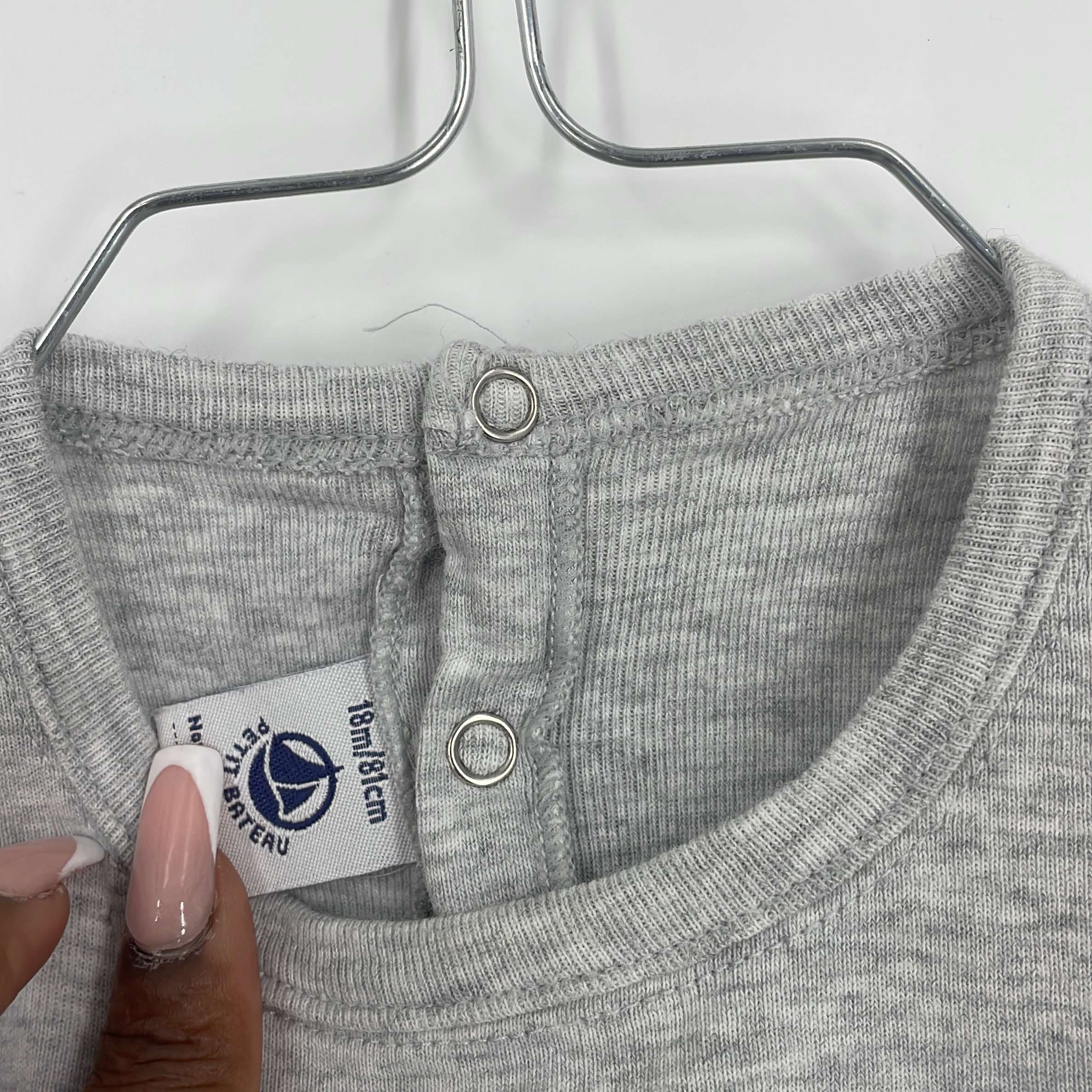 1-T-shirt manches courtes Petit Bateau 18 mois