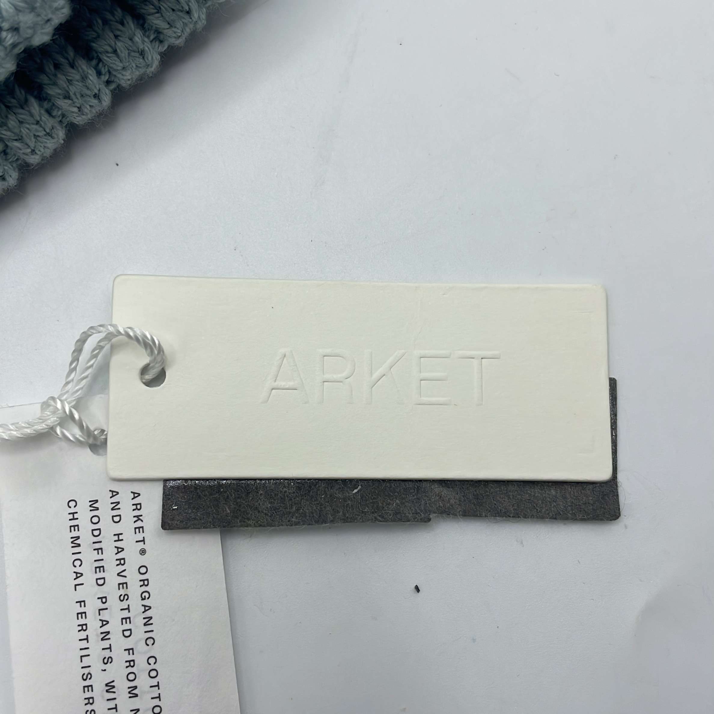 2-Bonnet/Cagoule Arket
