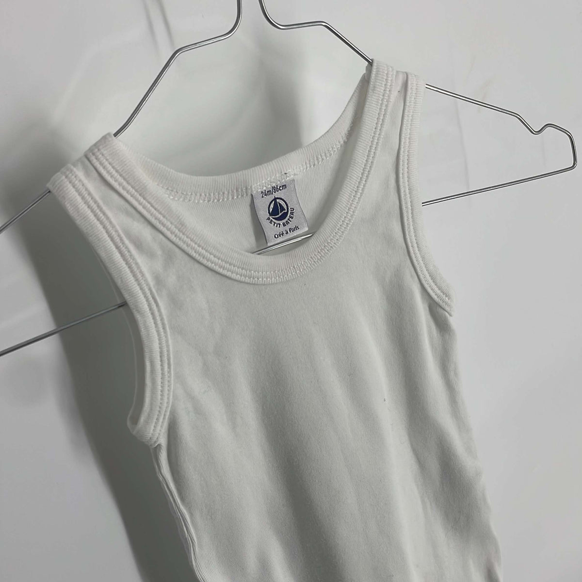 1-T-shirt manches courtes Petit Bateau 24 mois