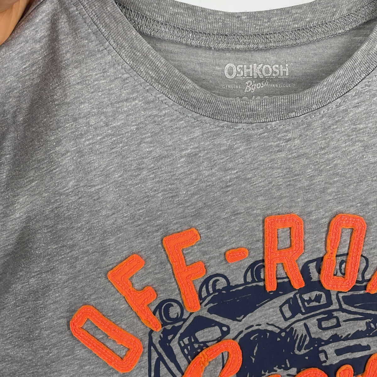 1-T-shirt manches courtes Oshkosh 10 ans