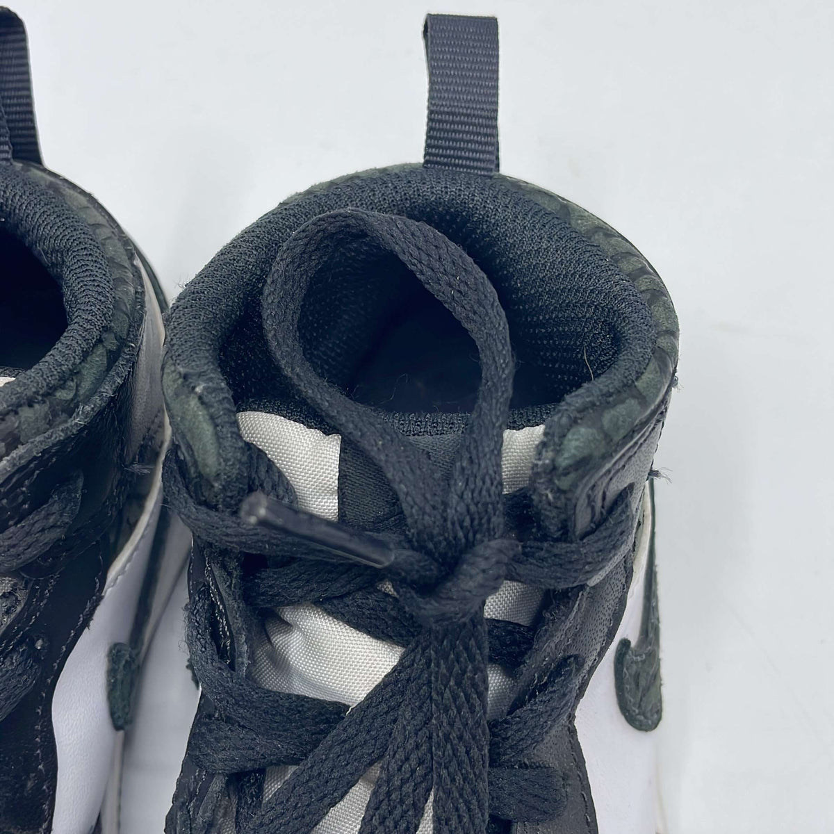 2-Chaussures Nike Taille 26