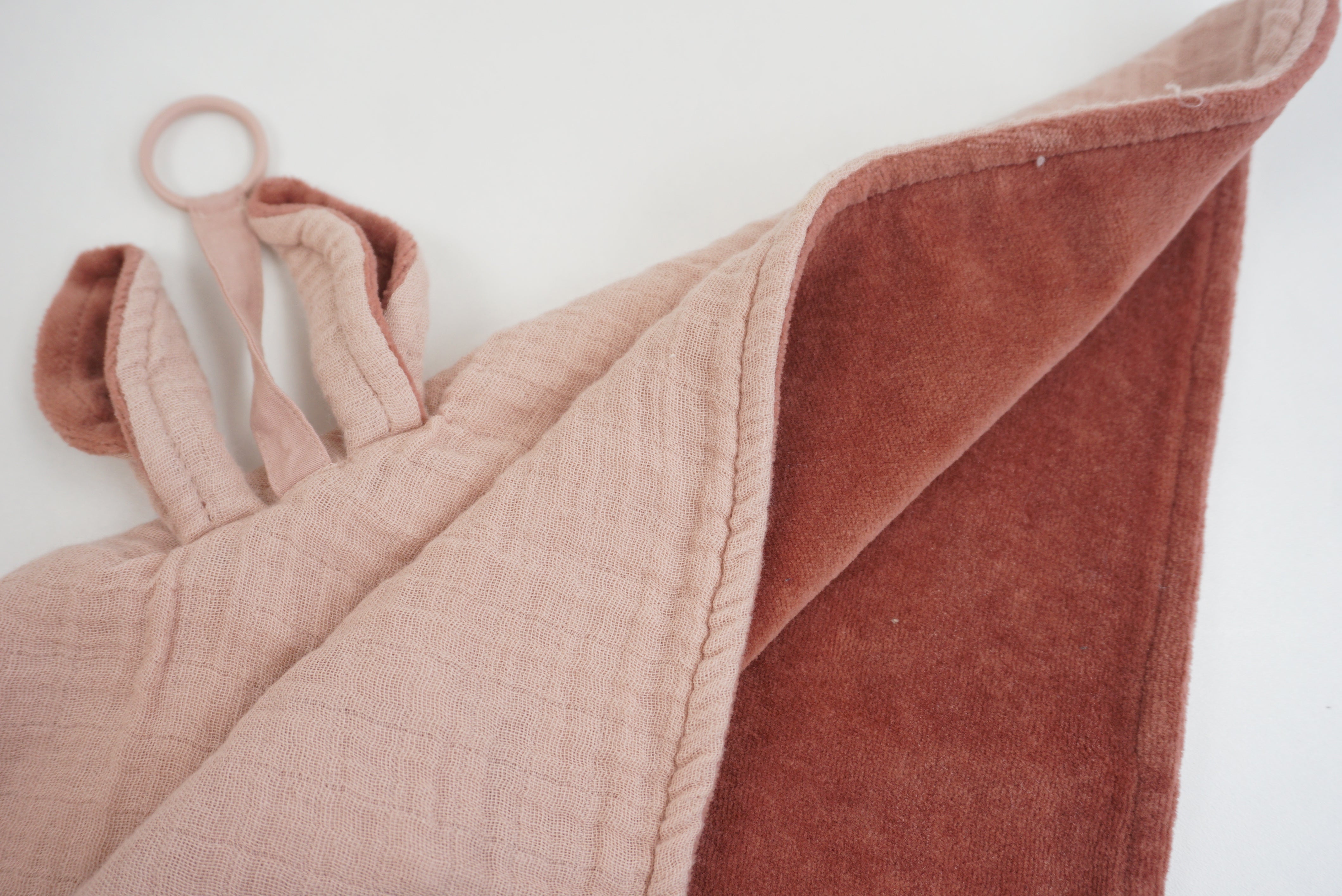 Doudou accroche tétine Rose