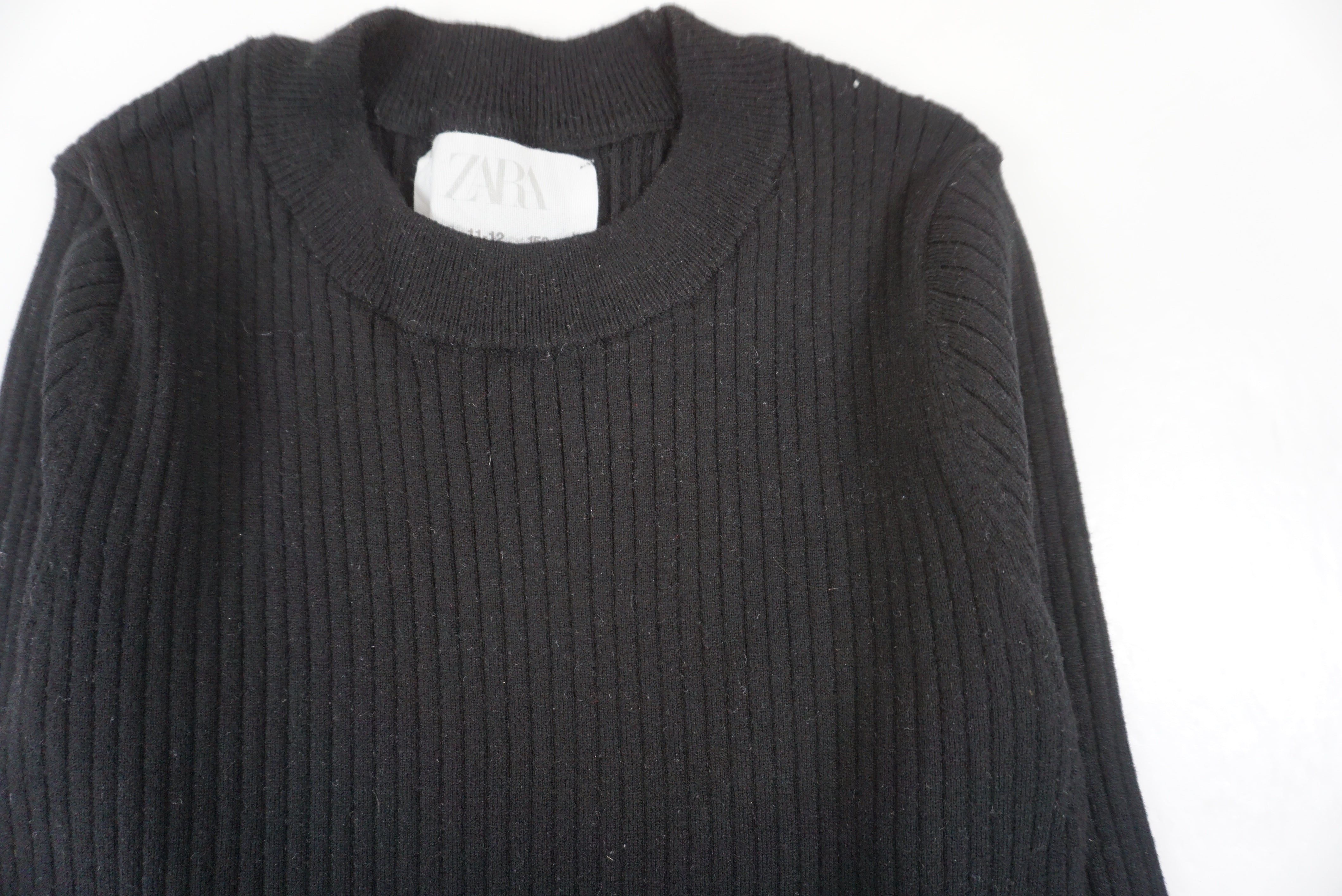 Pull Noir - 11/12 ans