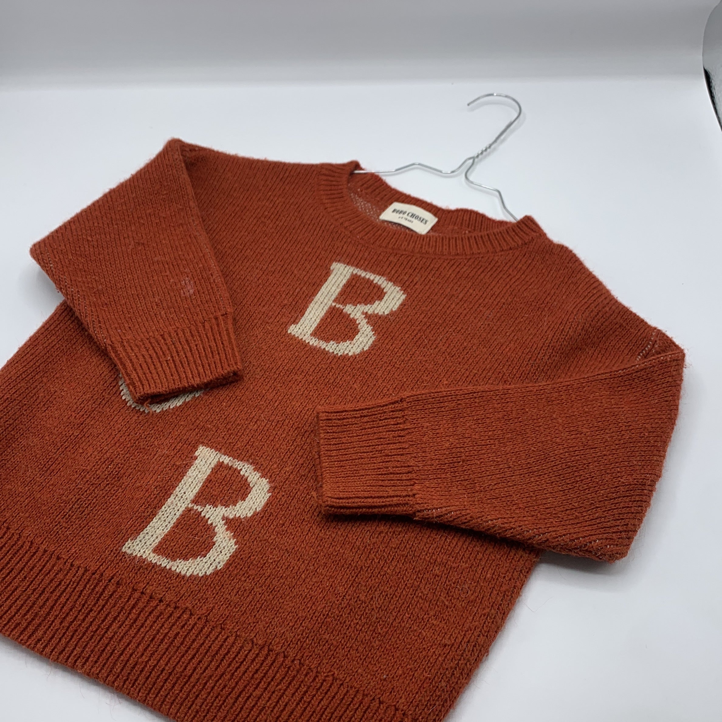 1-Pull BOBO CHOSES, 4-5 ans, orange et lettres