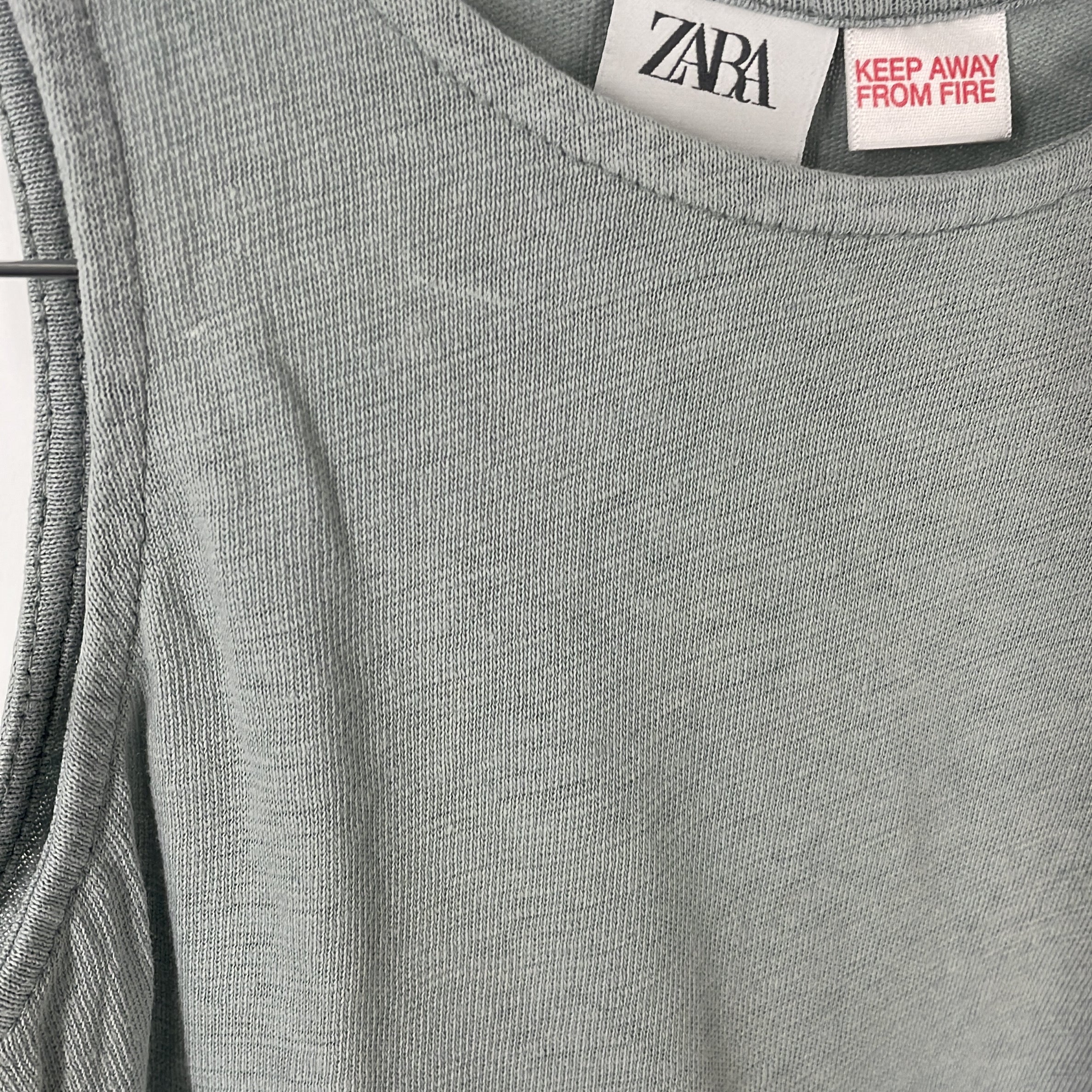 1-ZARA - Haut sans manches à volants - 3 ans