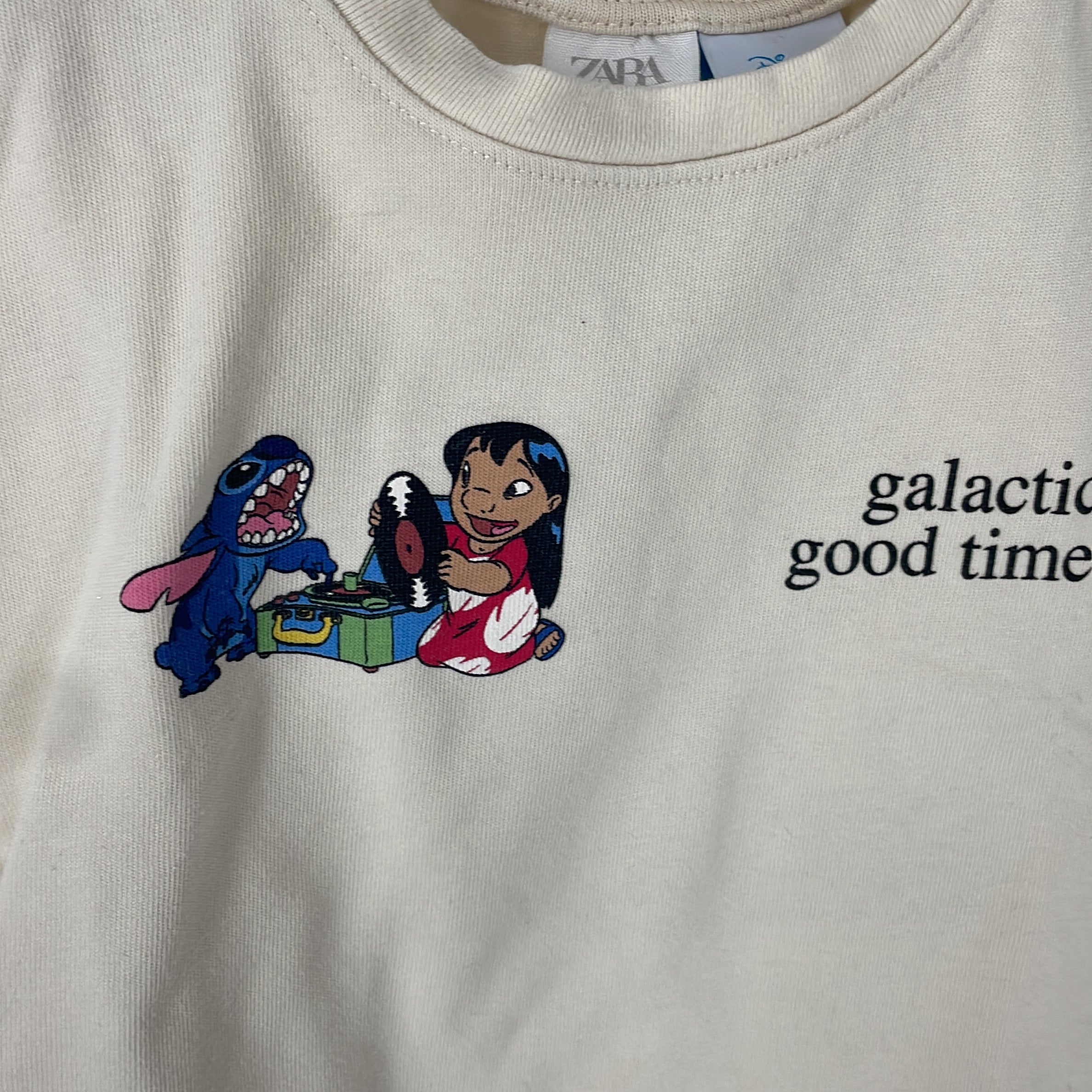 1-ZARA - T-shirt crop top Lilo & Stitch - 6-7 ans