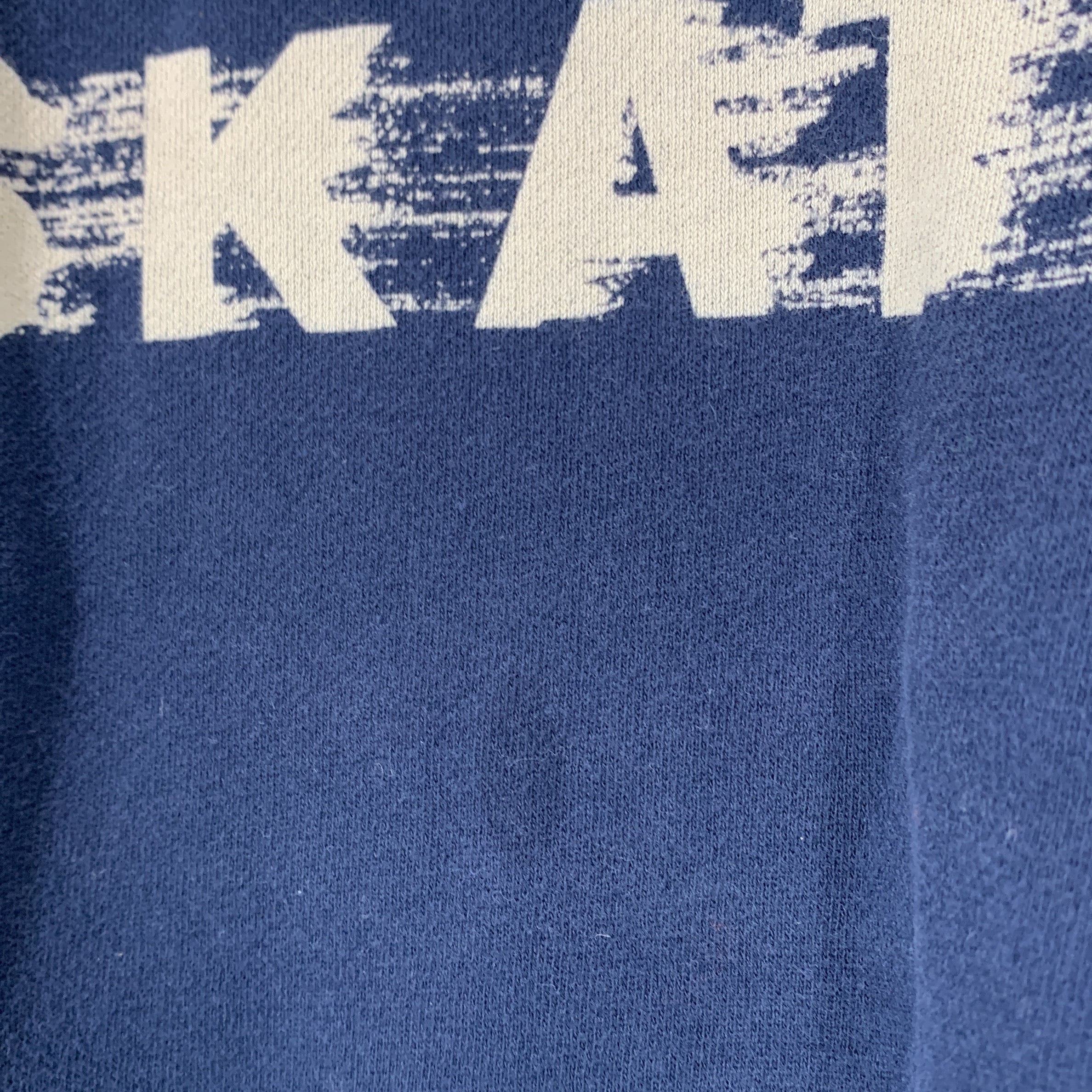2-A076 - Sweat - 8 ans