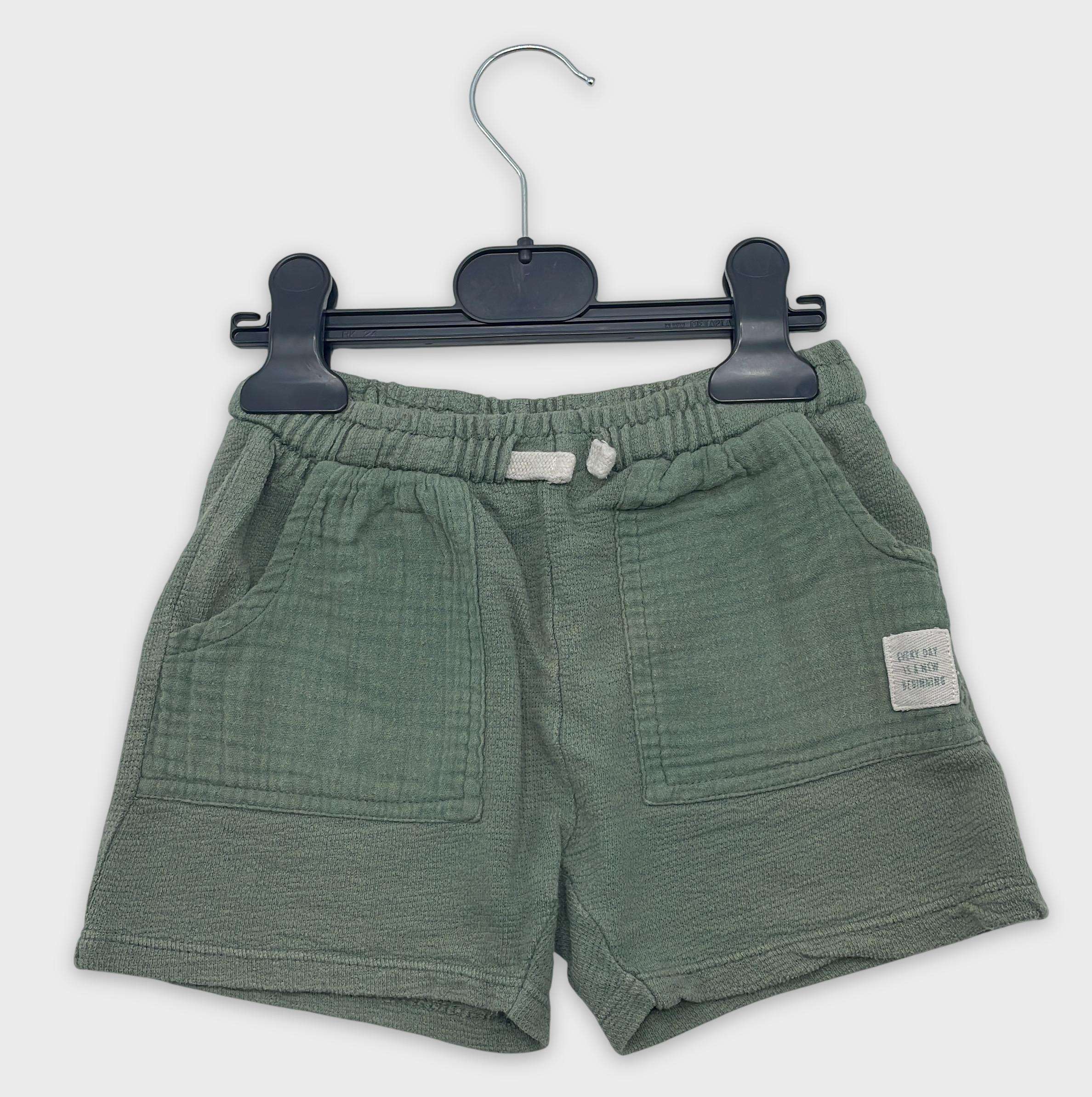 0-Short Primark 3-4 Ans