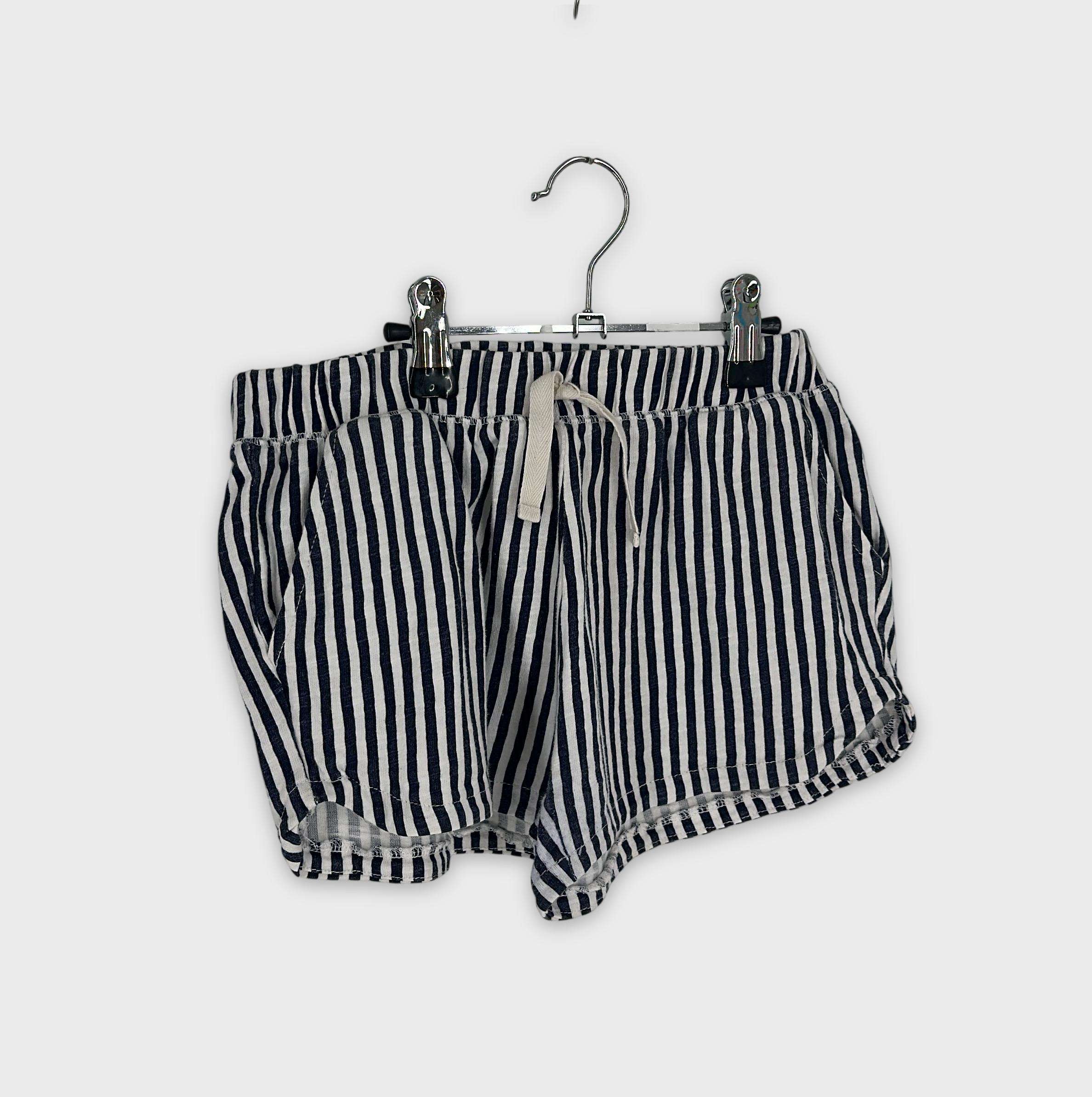 0-Short Marque Inconnue 9 ans