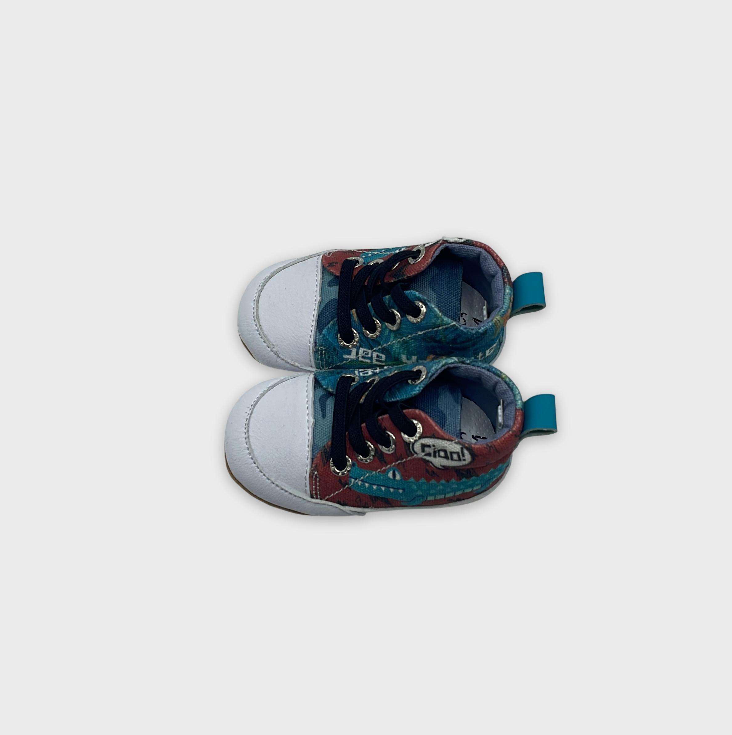 0-Chaussures Marque Inconnue Taille 18