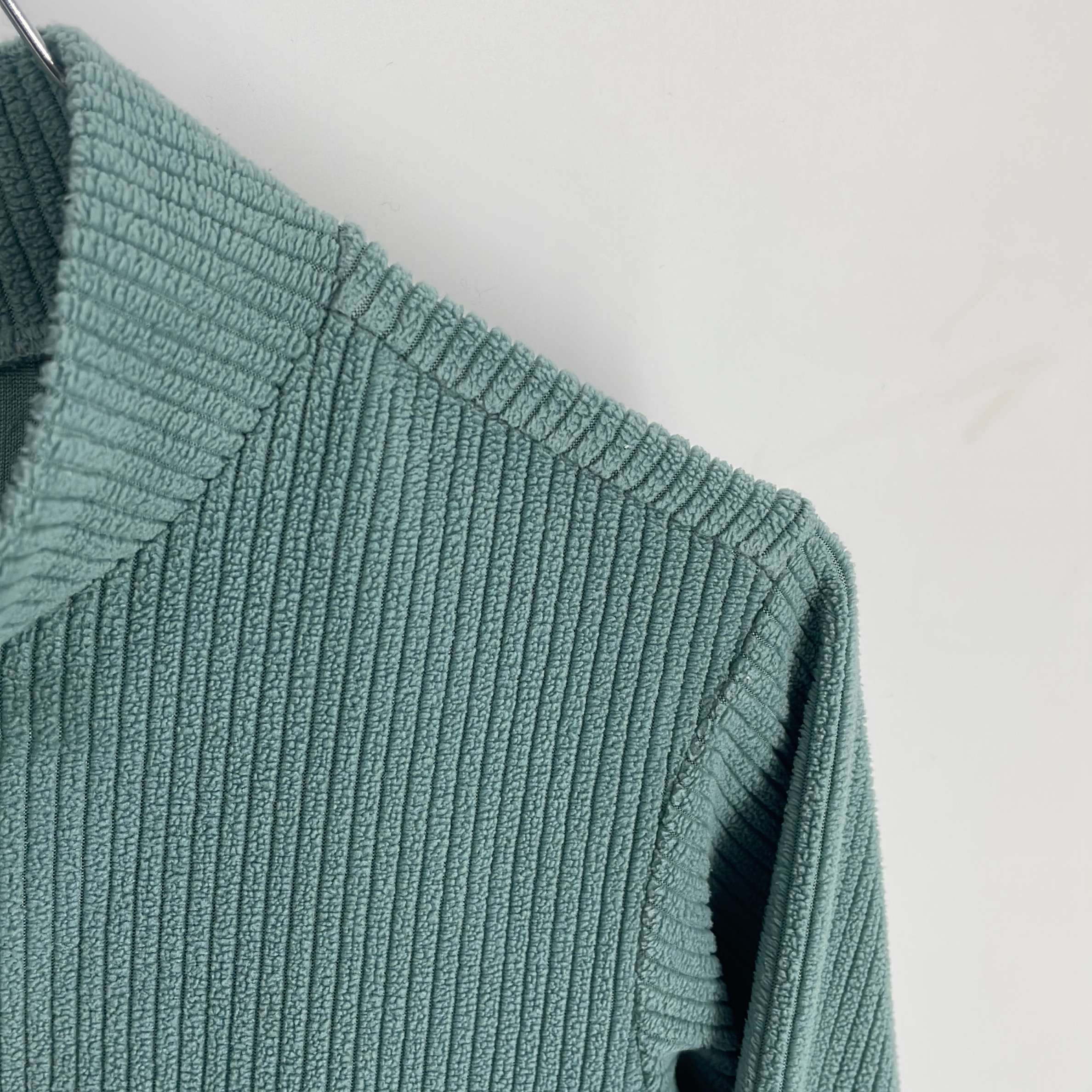 1-Pull Uniqlo 3-4 Ans