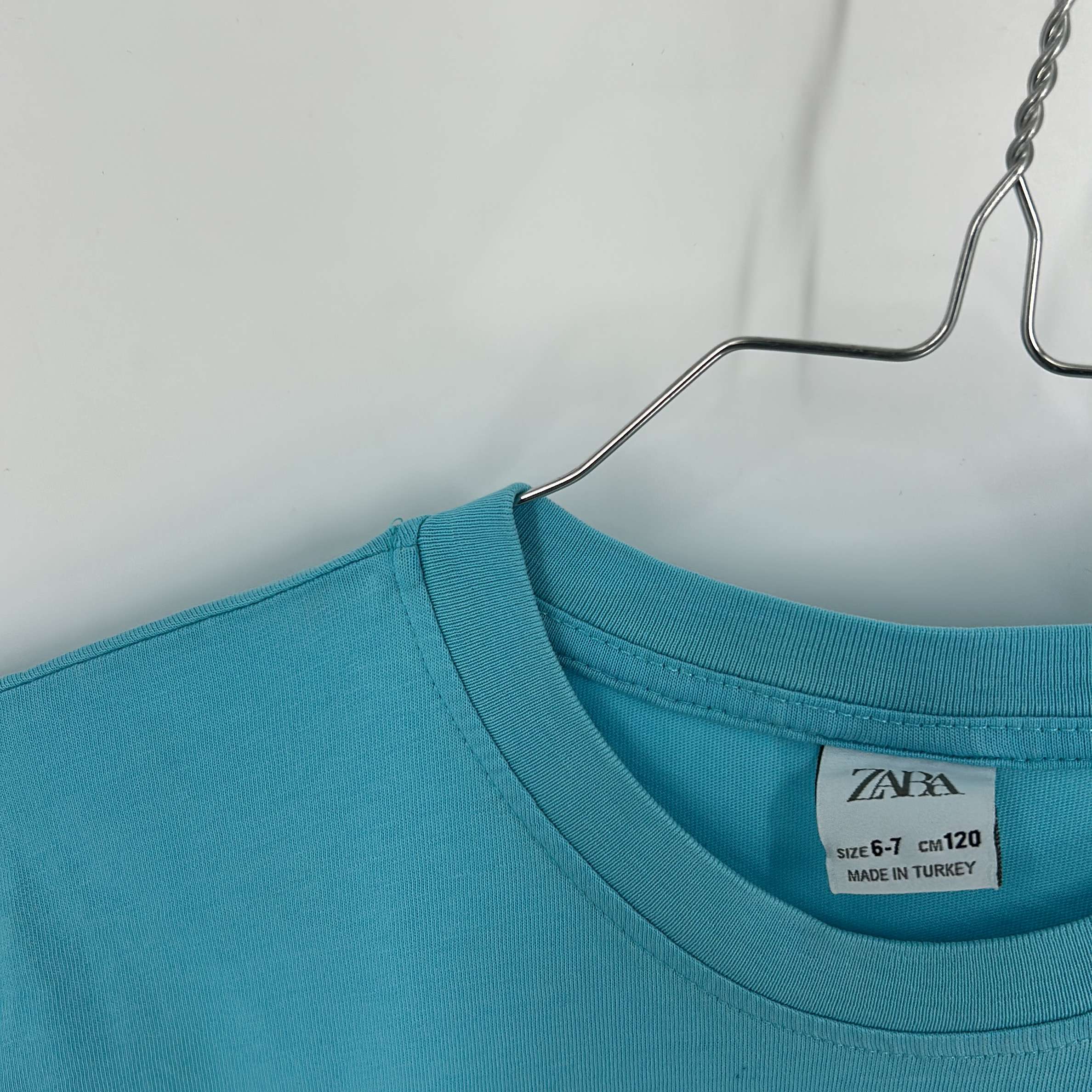 1-T-shirt manches courtes Zara Kids 6-7 Ans