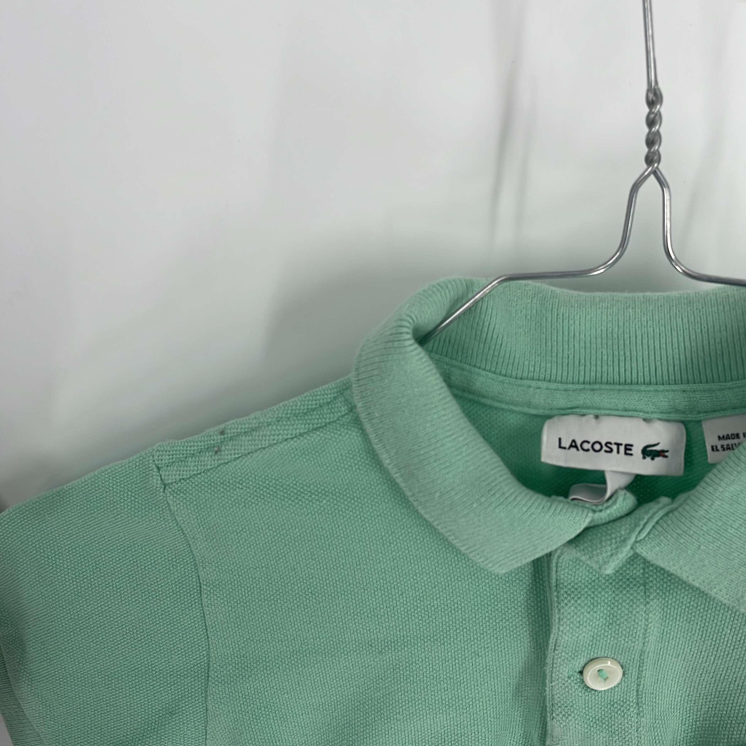1-T-shirt manches courtes Lacoste 4 ans