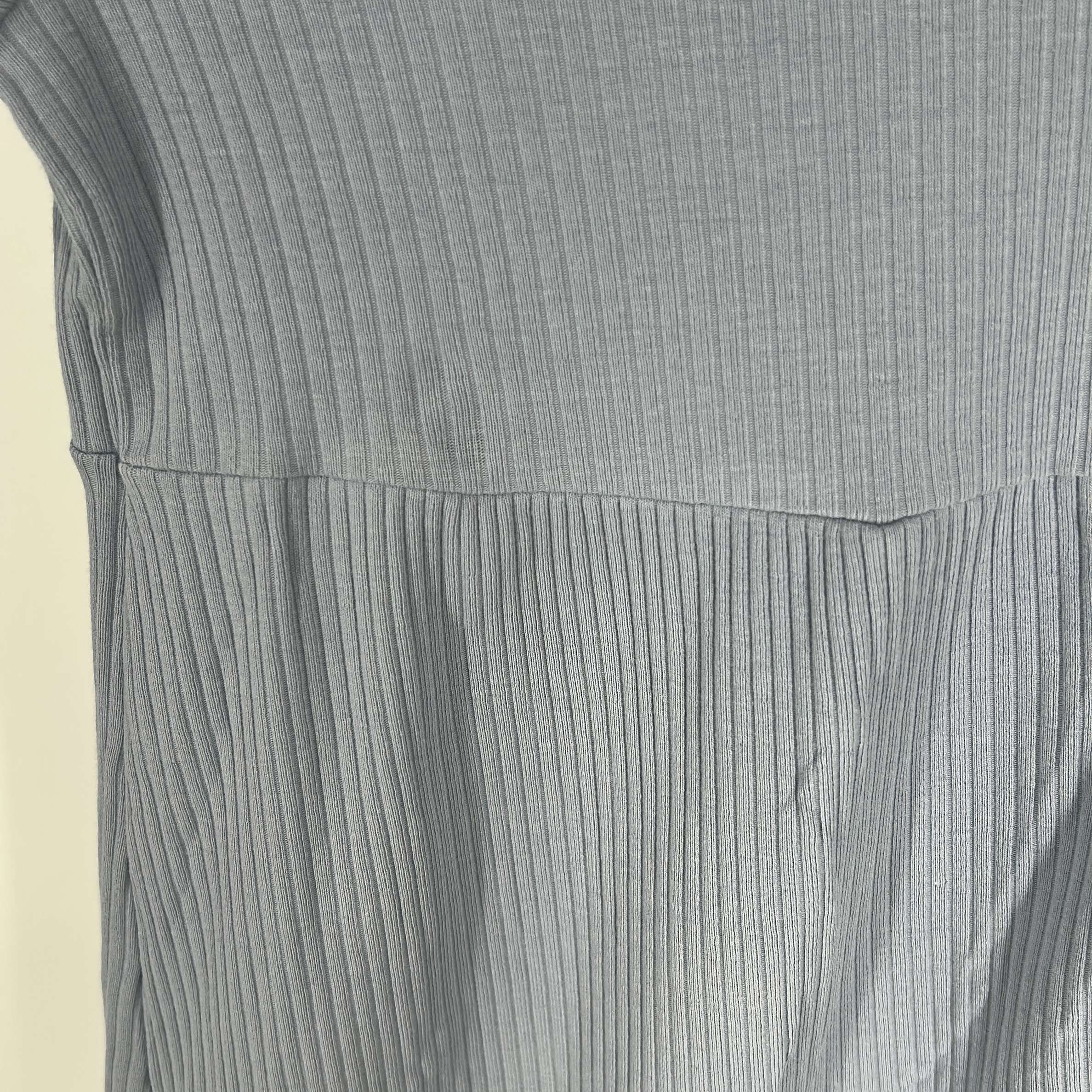 2-T-shirt manches longues H&M 3-4 Ans