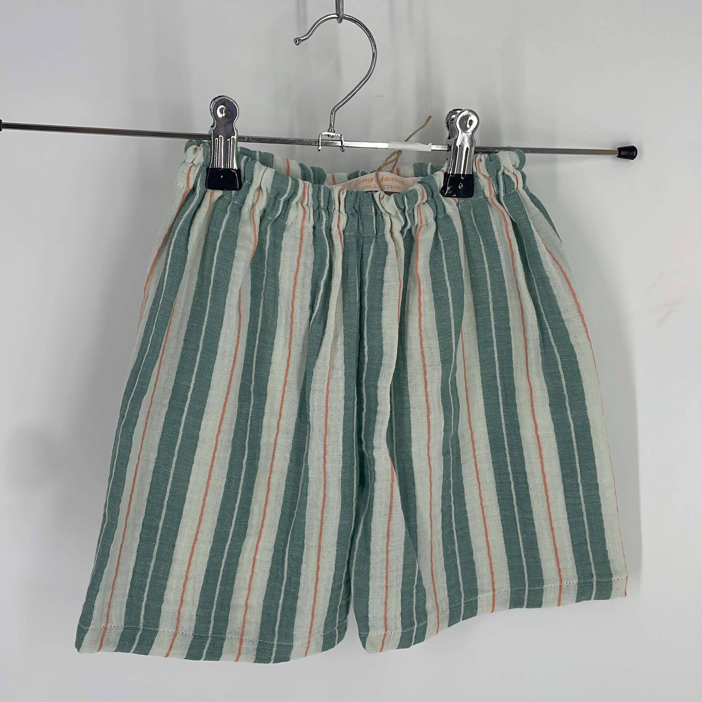 0-Short Marque Inconnue 4-5 Ans