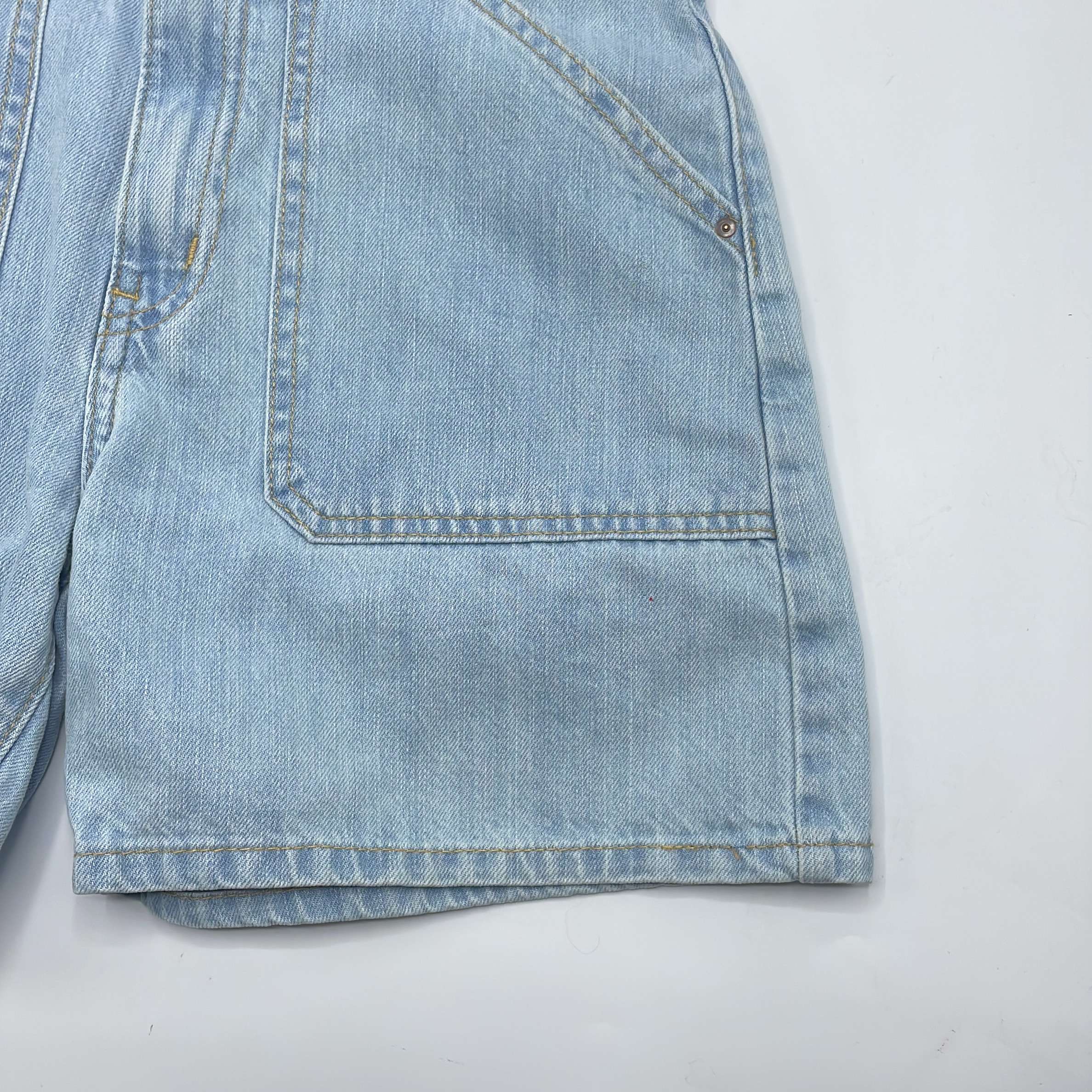 1-Short American Outfitters 14 ans
