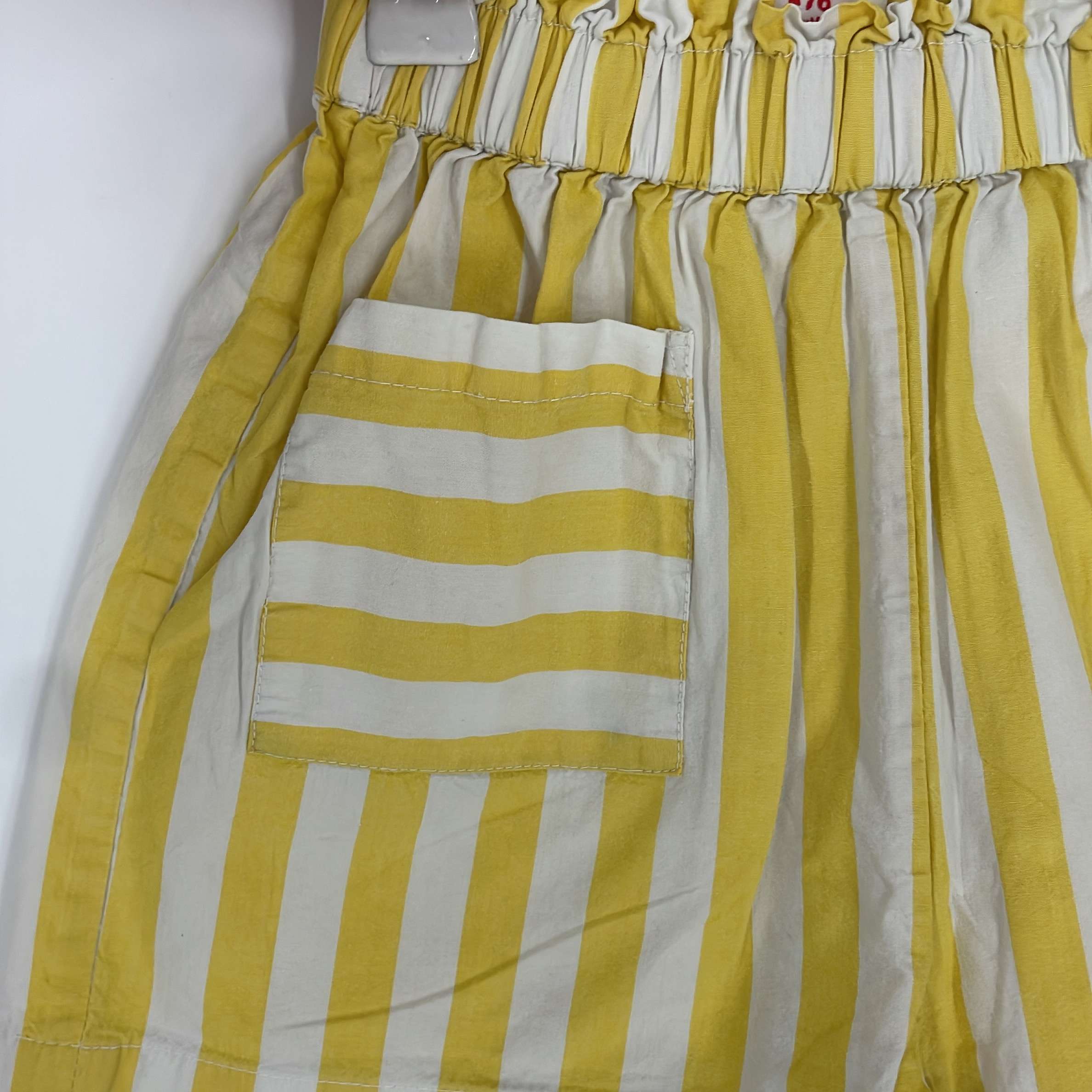 1-Short American Outfitters 6 ans