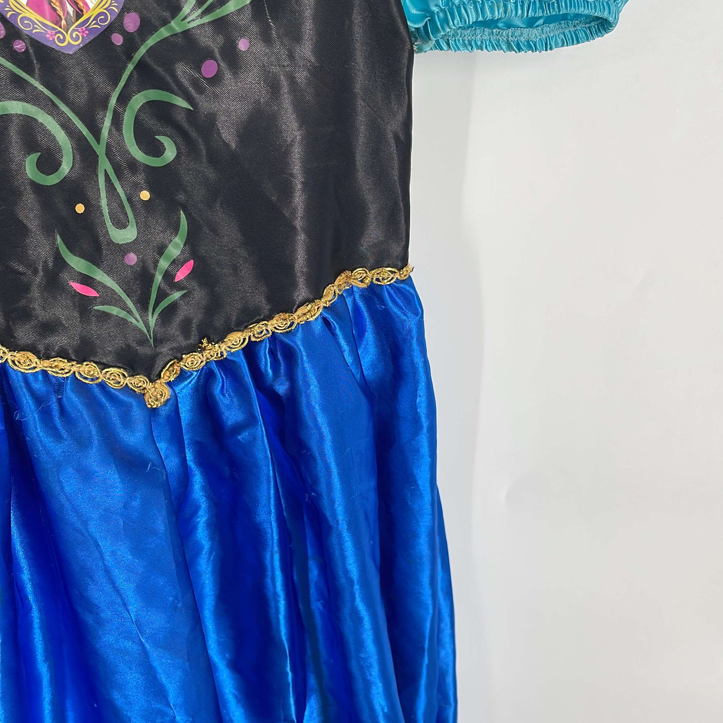 1-Robe Marque Inconnue 5-6 Ans