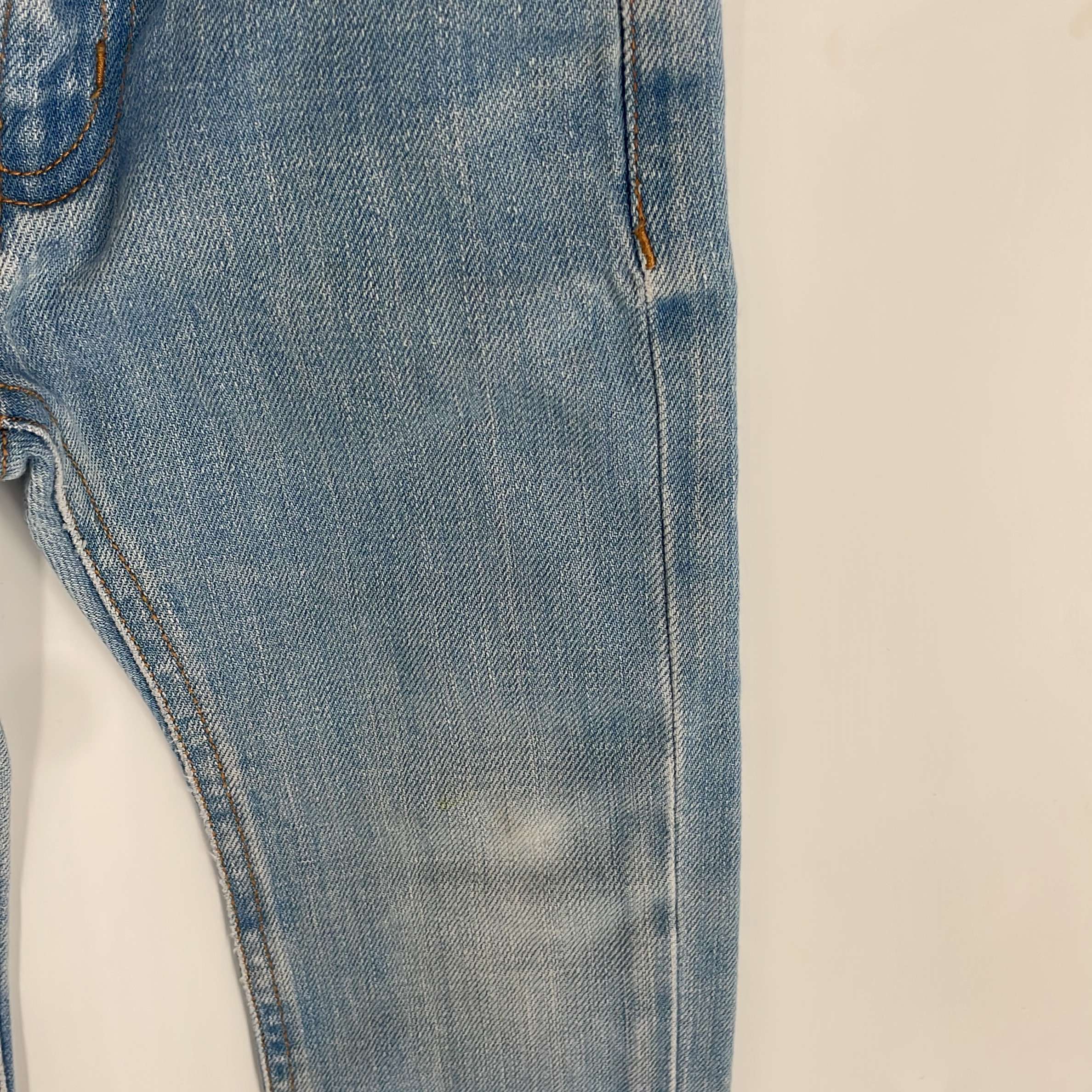 2-Jeans Finger In The Nose