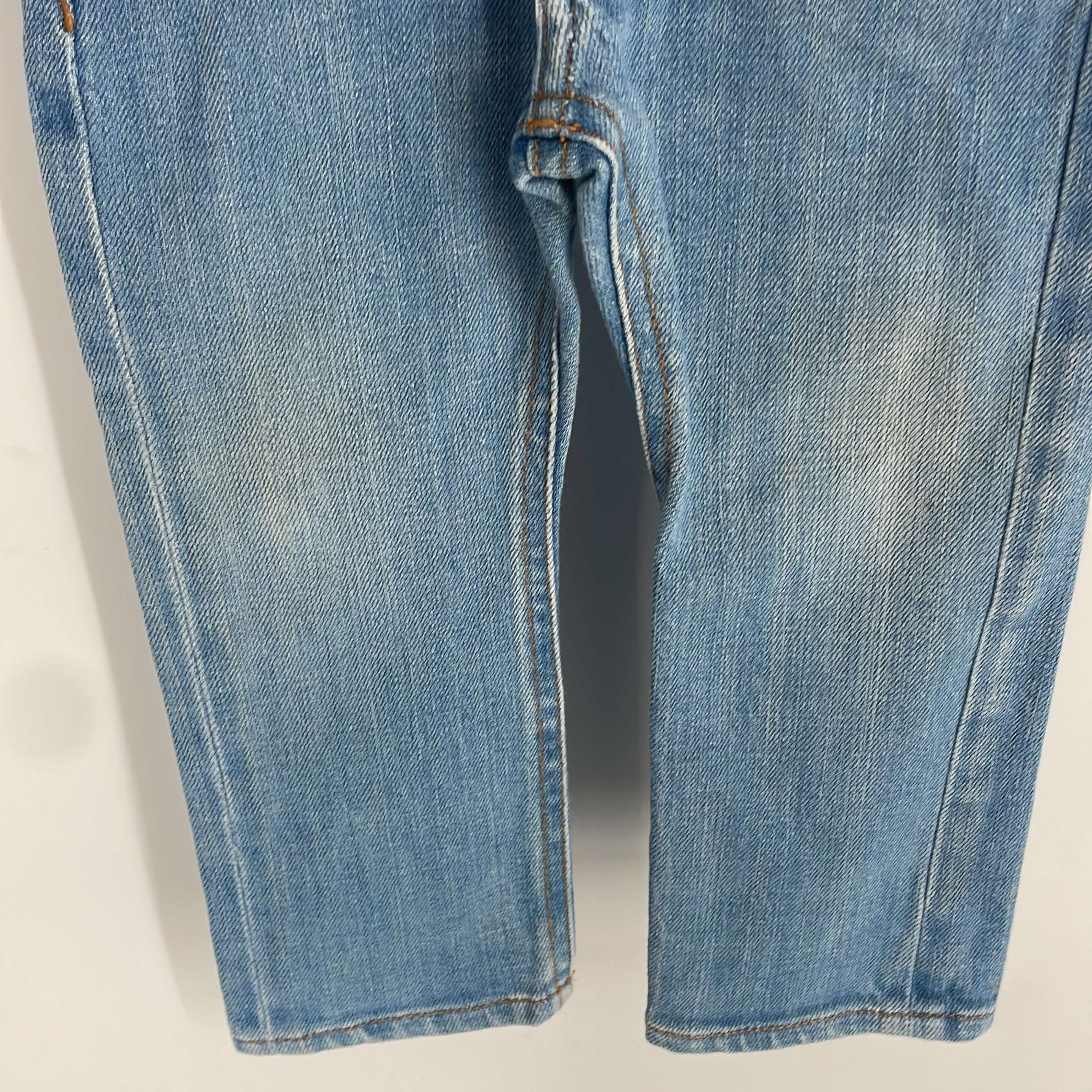 2-Jeans Finger In The Nose