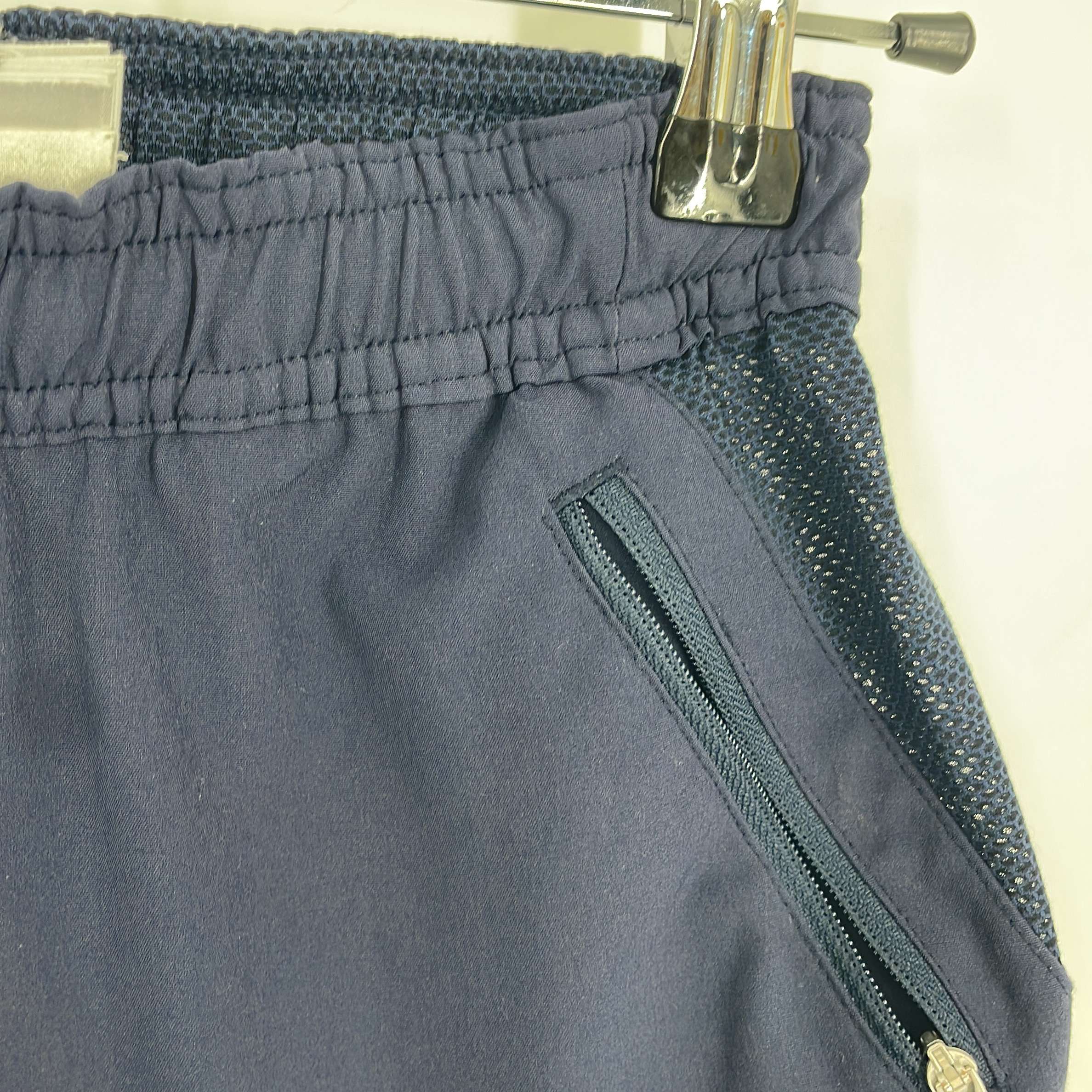 2-Short Nike 7-8 Ans